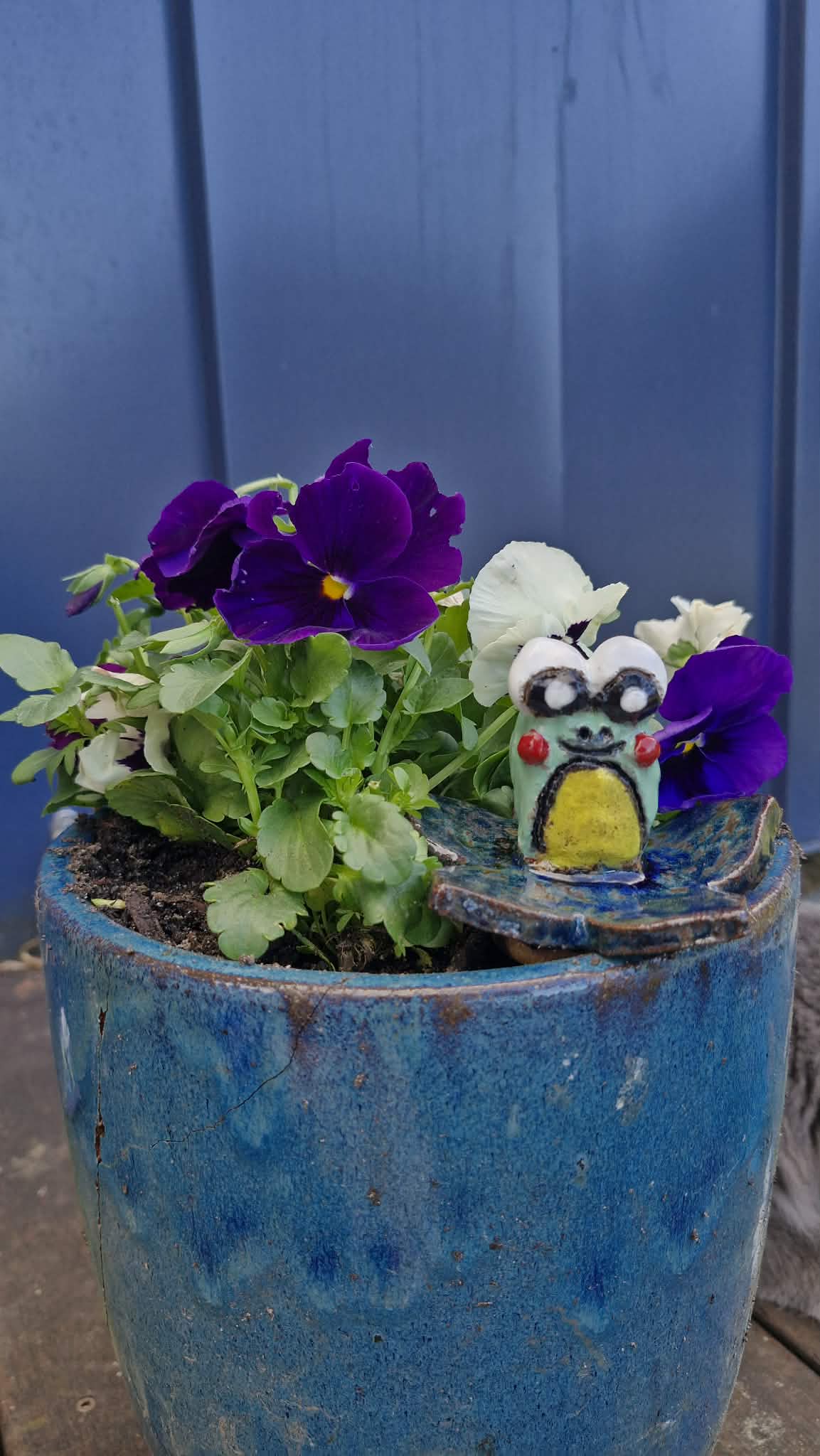 Frog on Flower Small Sculpture