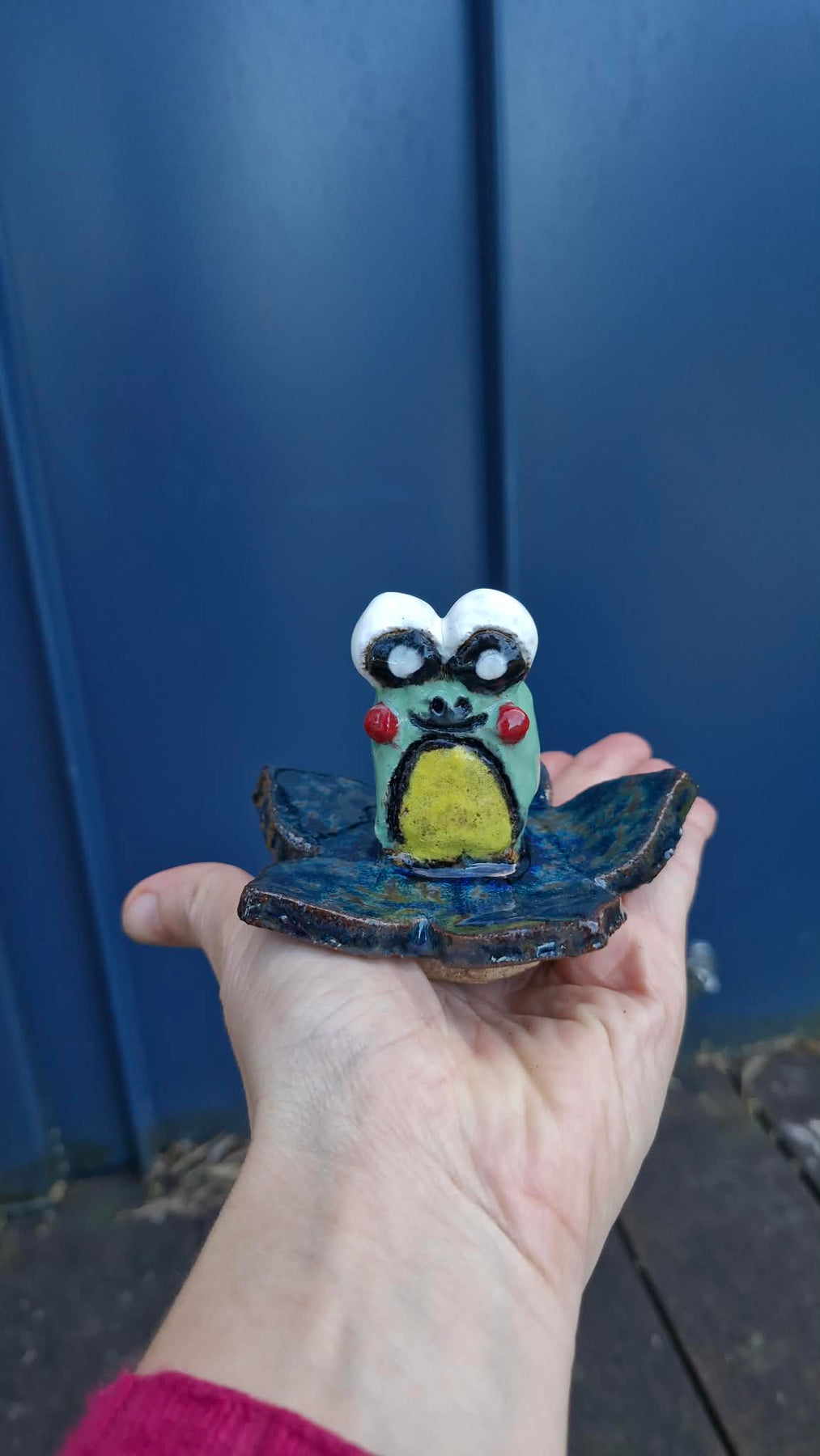 Frog on Flower Small Sculpture