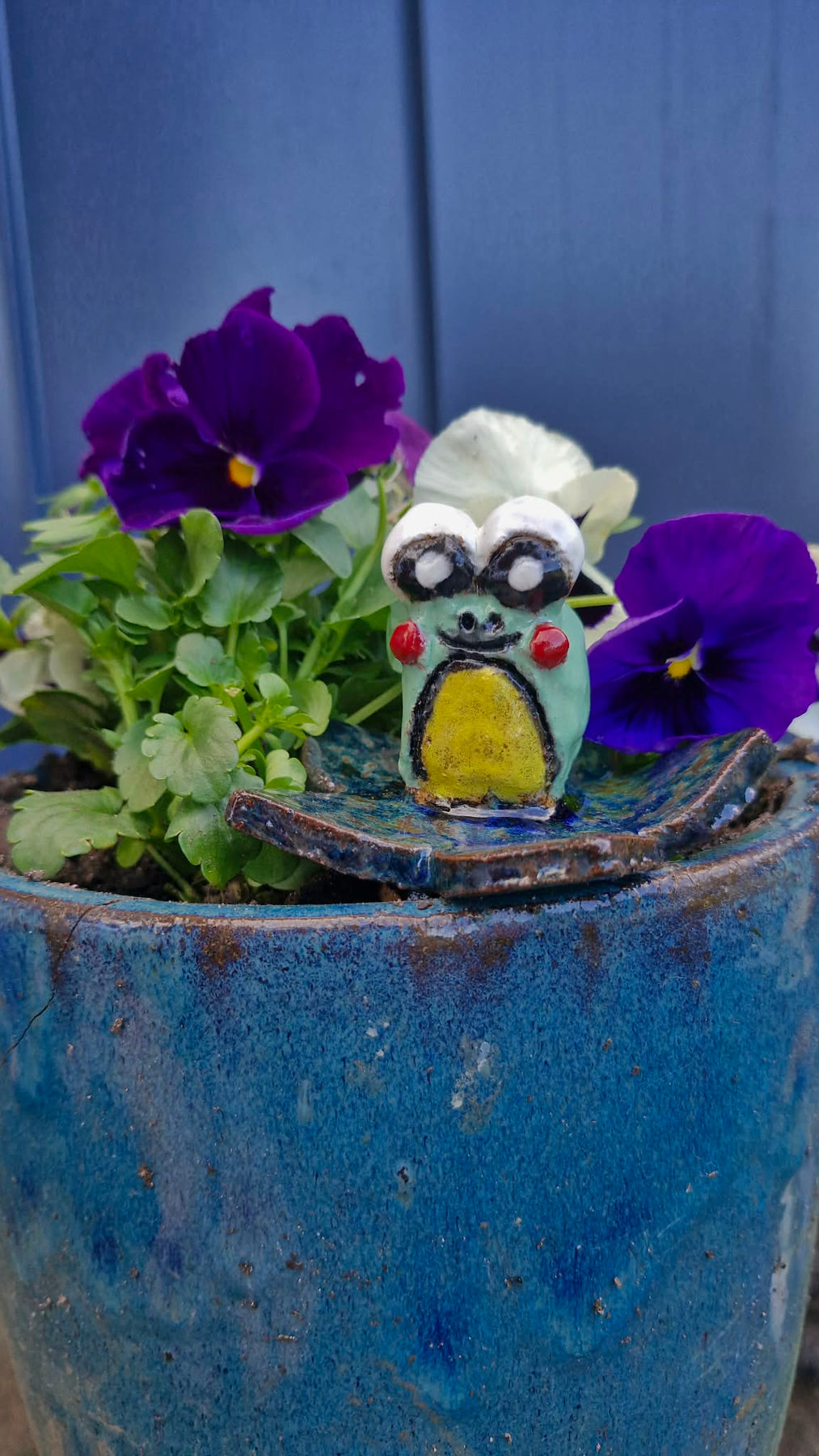 Frog on Flower Small Sculpture