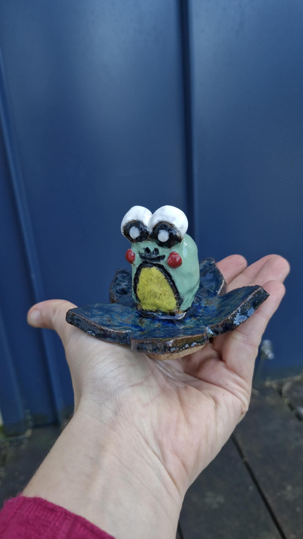 Frog on Flower Small Sculpture