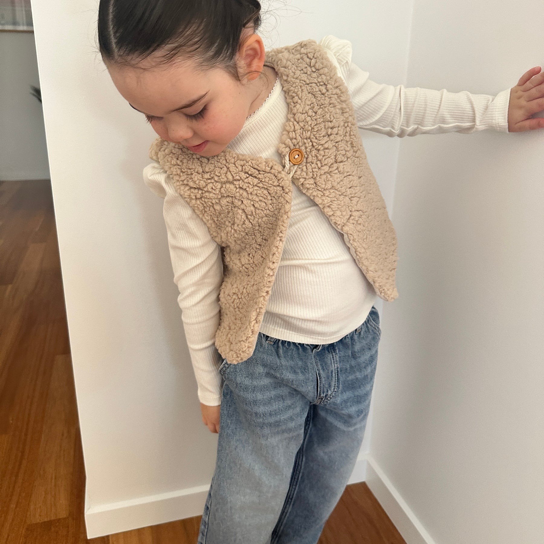 Sherpa vest in fawn