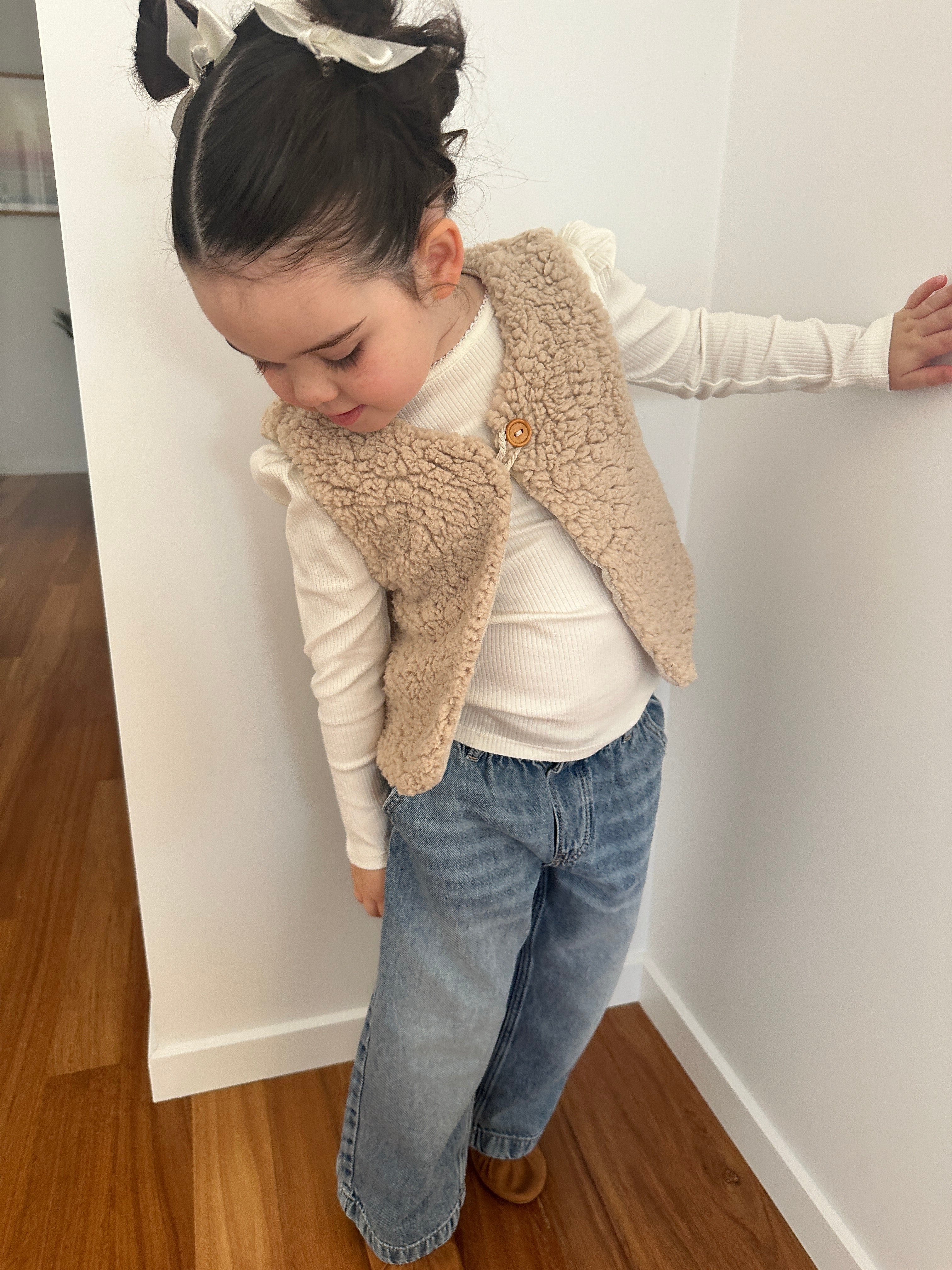 Sherpa vest in fawn