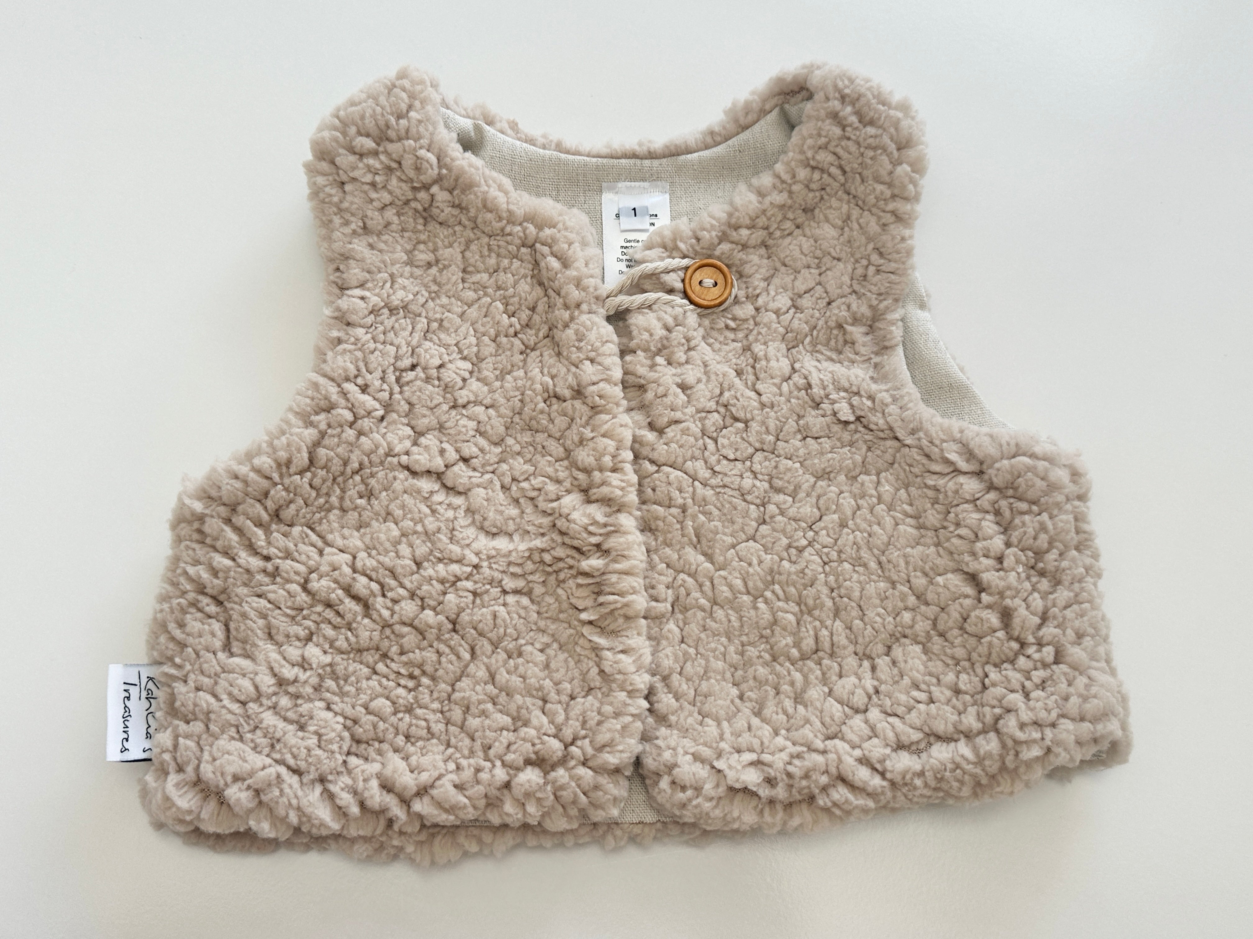 Sherpa vest in fawn