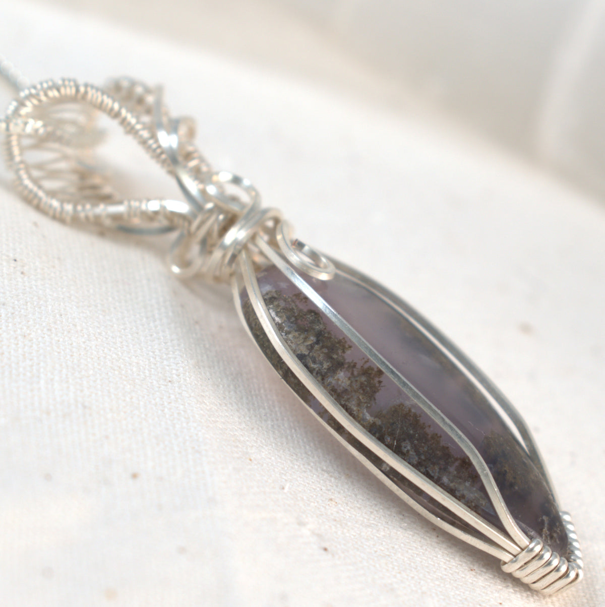 Misty Hollow – Indonesian Moss Agate Silver-Filled Pendant