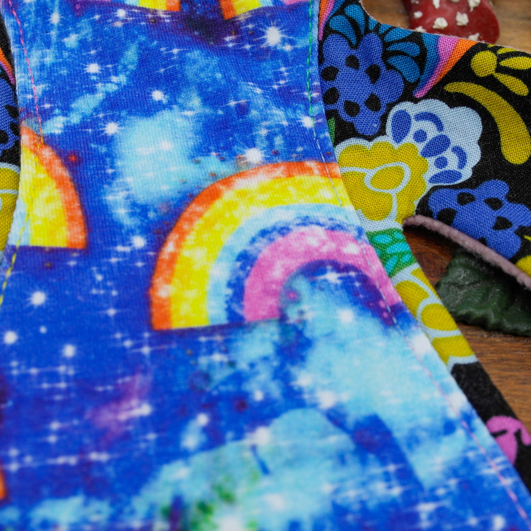 Ecofriendly reusable cloth pad 10" Moderate (Goldilocks) - Over the Rainbow