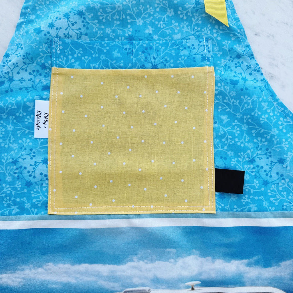 Retro caravan pinafore ladies apron with pocket.