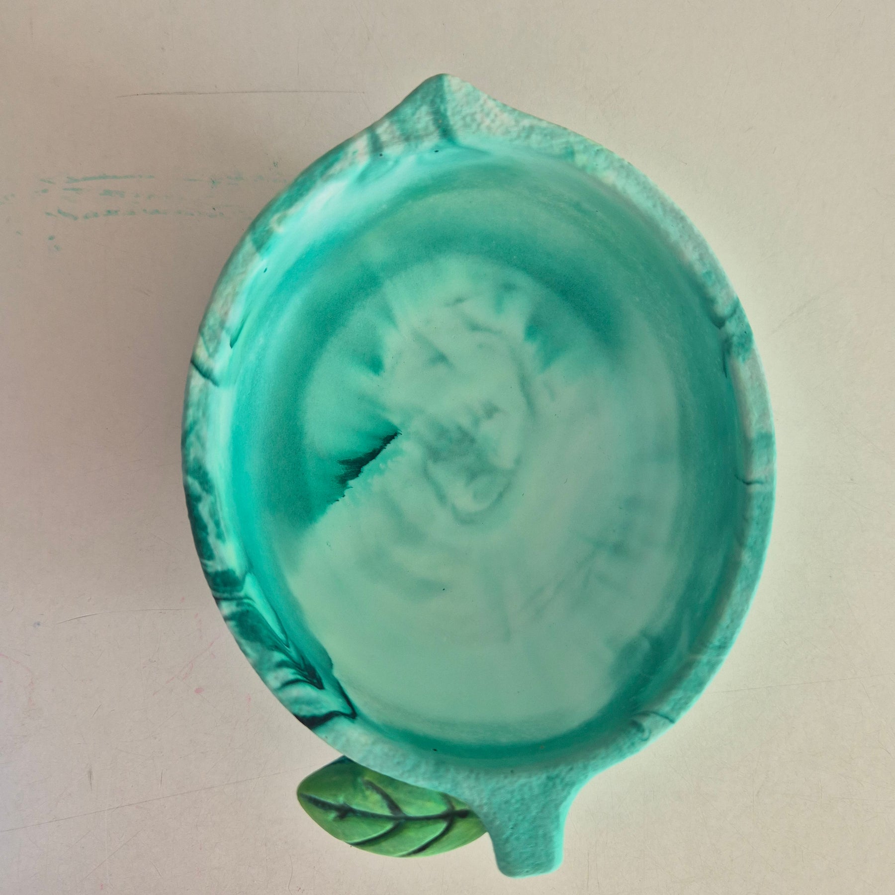 Concrete lime bowl candle with lime fragrance