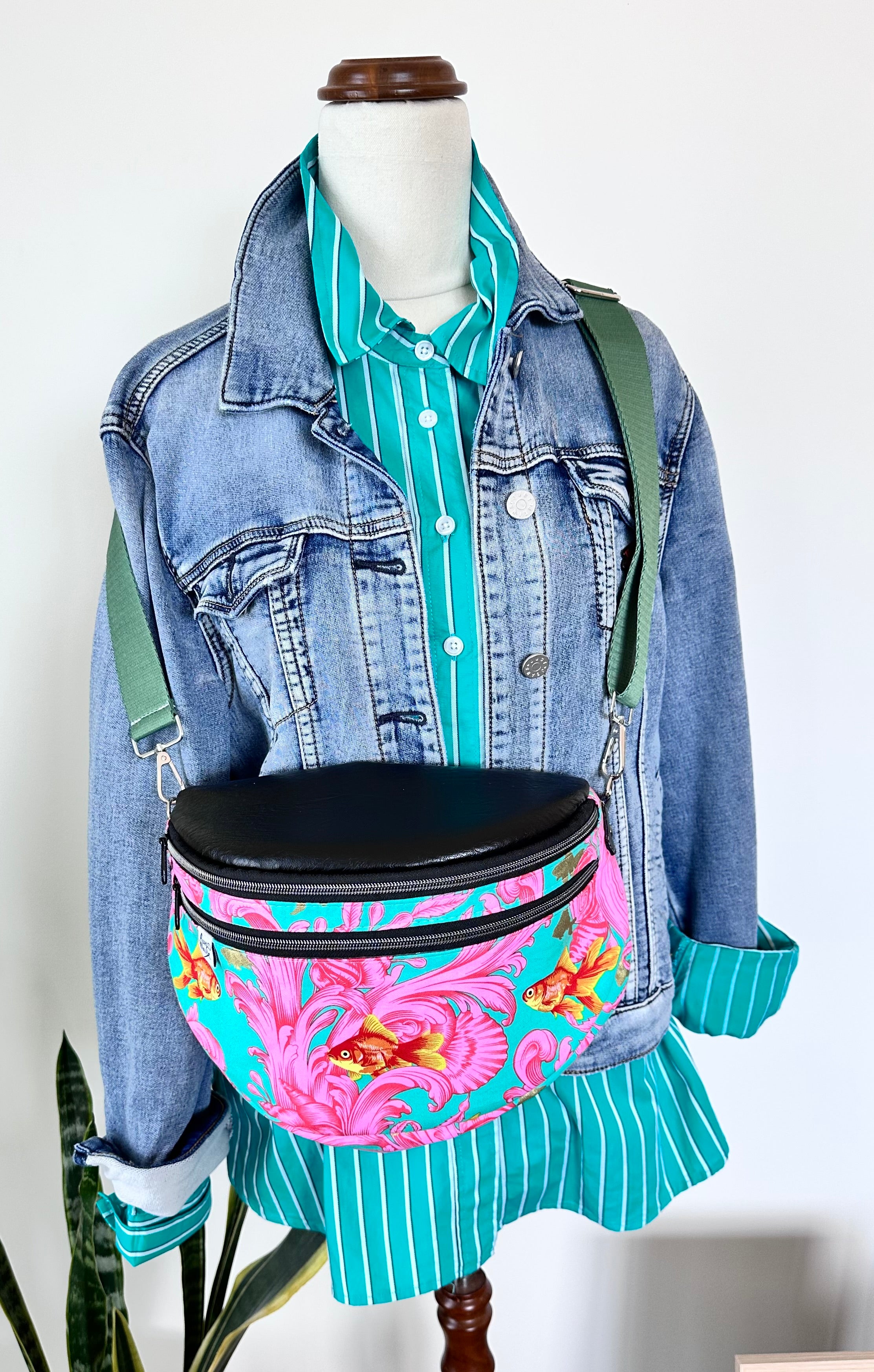 Goldfish Hellcat CrossBody