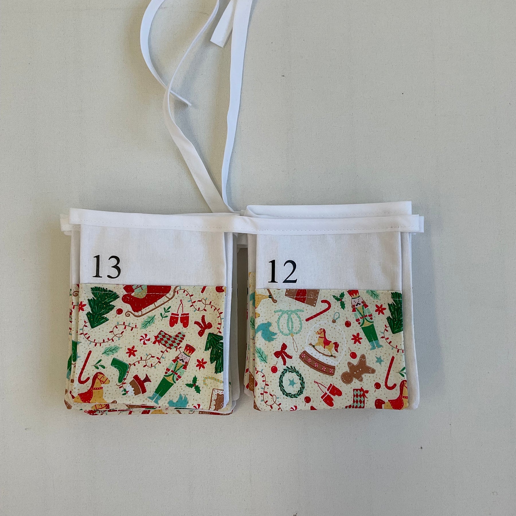 Advent Calendar Bunting - Traditional Christmas