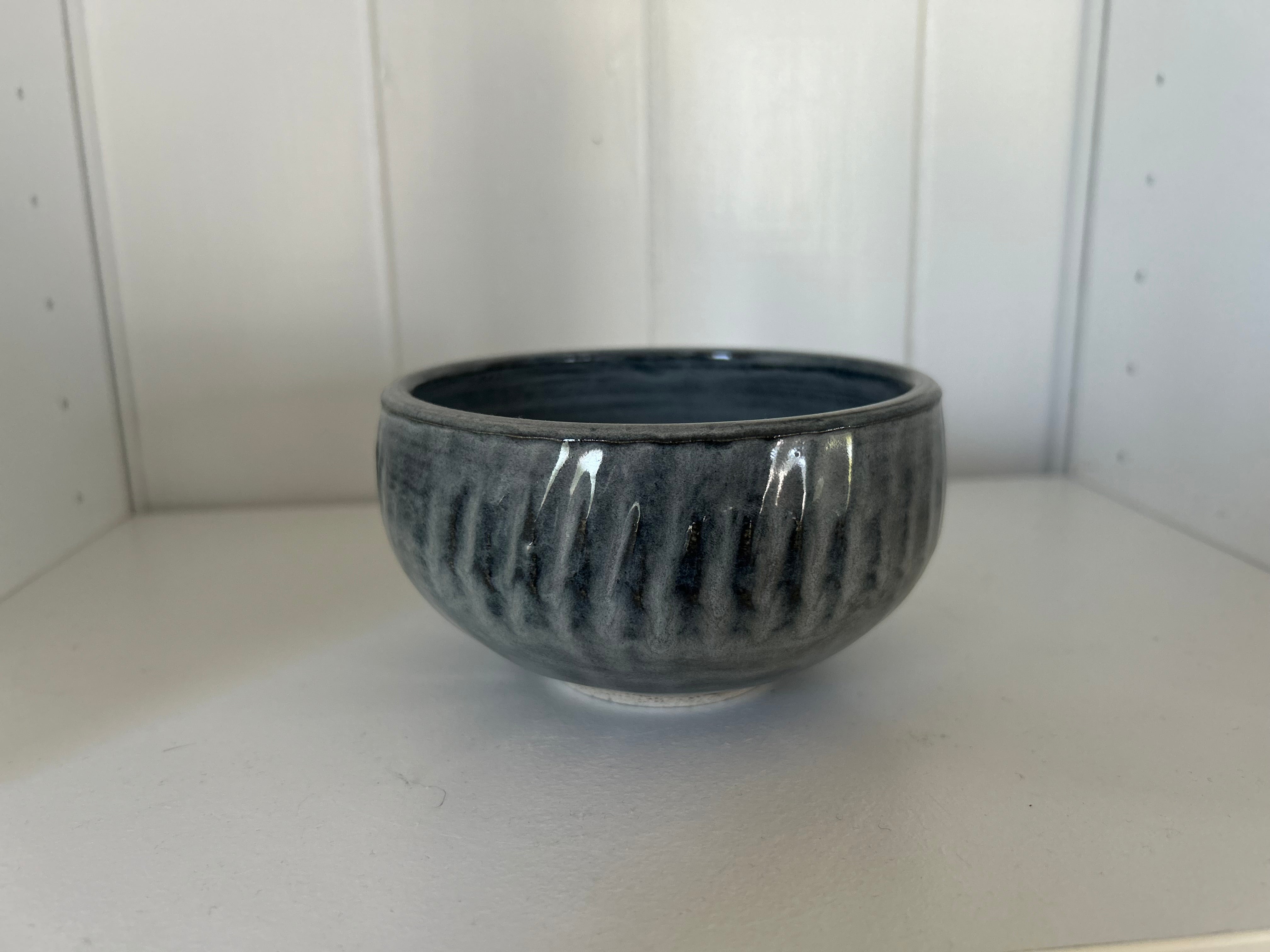 Mini textured bowl
