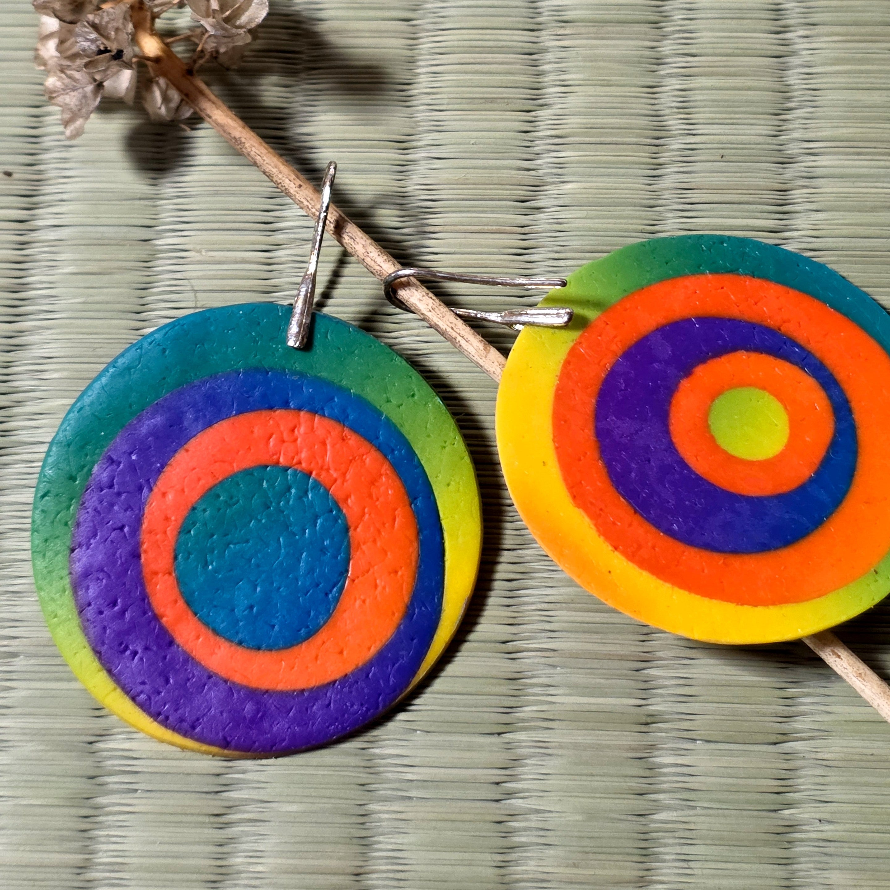 Round circle dangle earrings