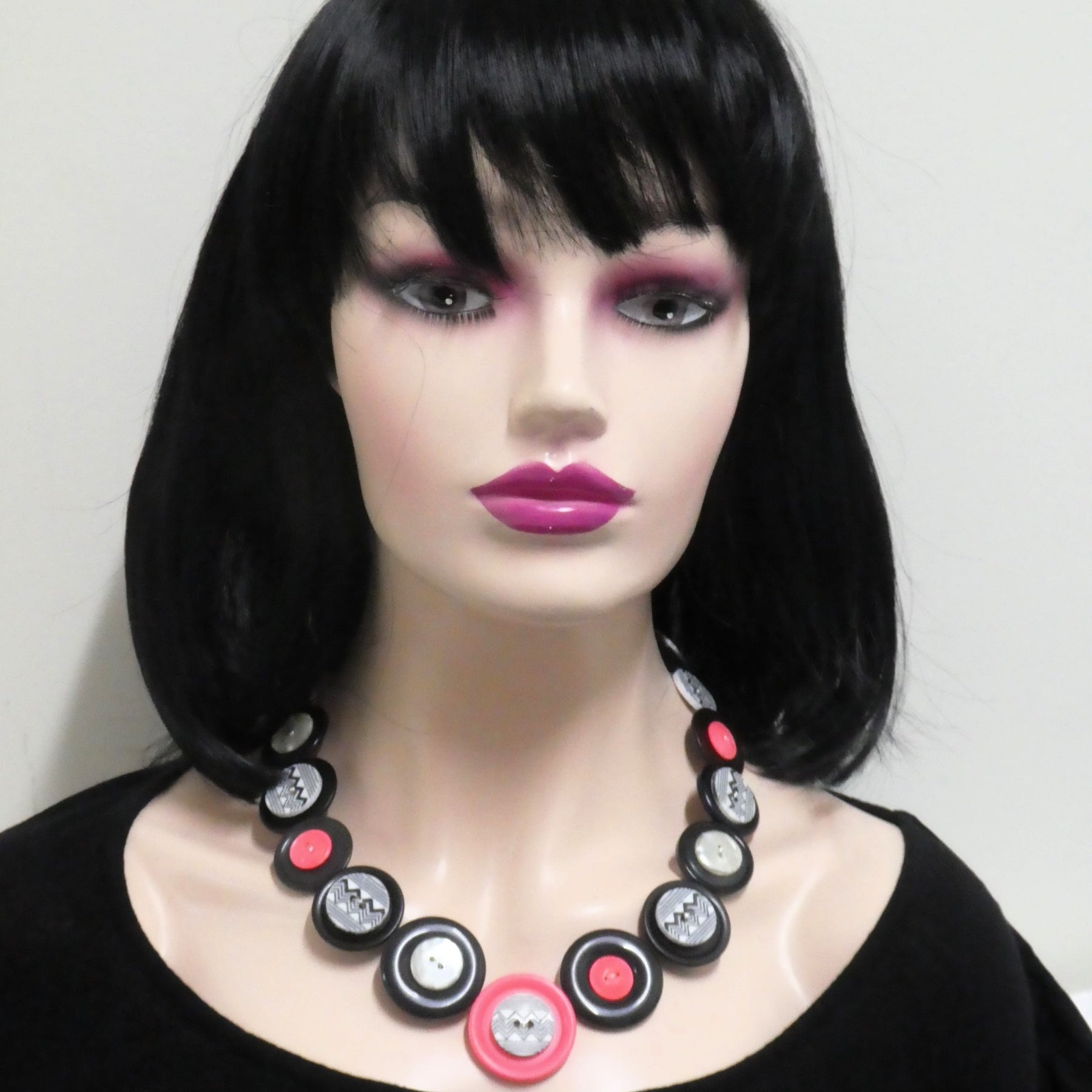 Handmade button necklace and earrings - Pink Zebra