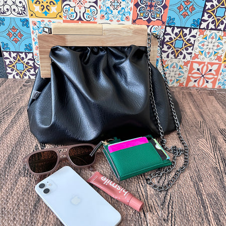 Classy Clutch