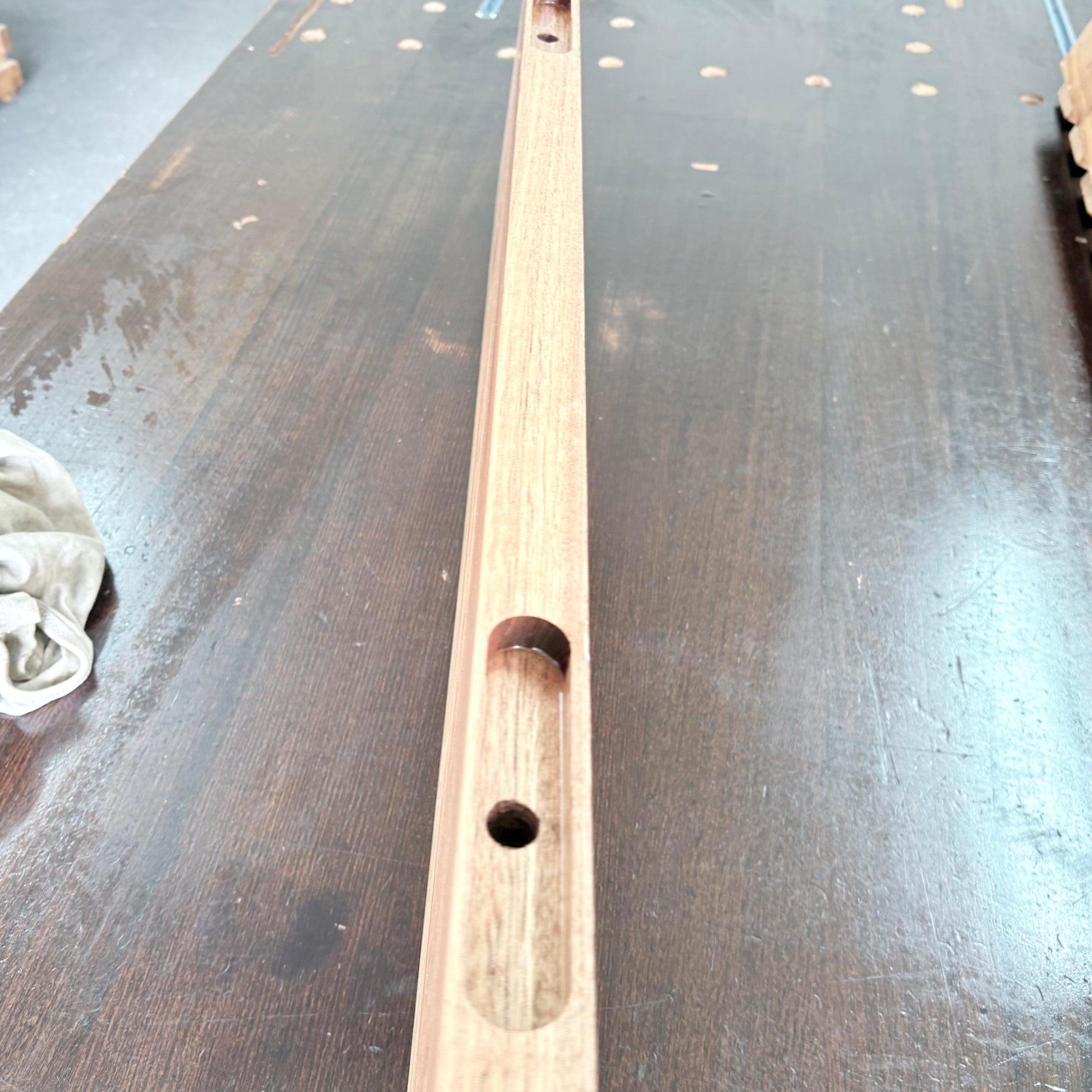 Tasmanian oak Floating shelf 900mm