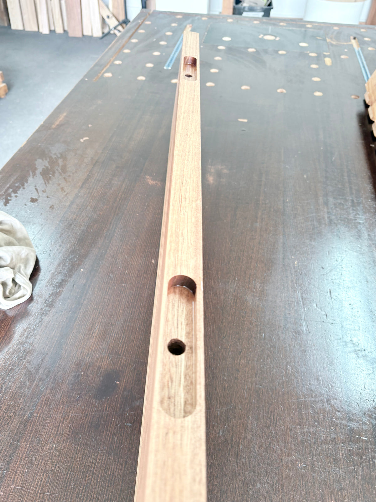 Tasmanian oak Floating shelf 900mm