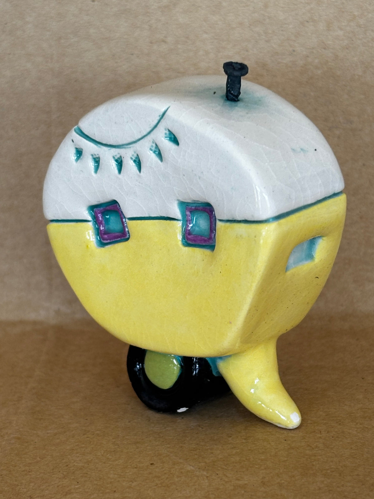 Small Retro Collectable Ceramic Caravan 4