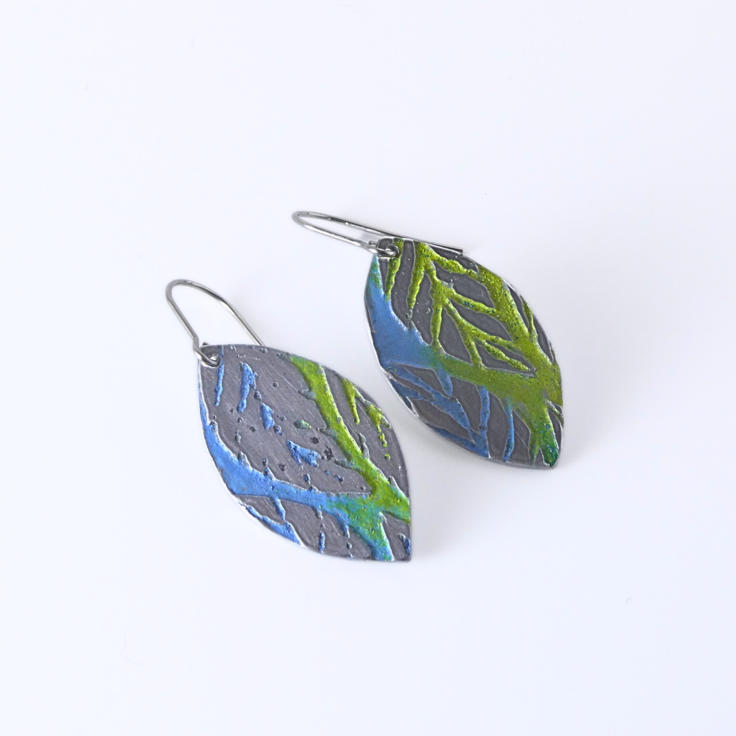 Etched and coloured aluminium earrings - Etched in Nature Collection - A240