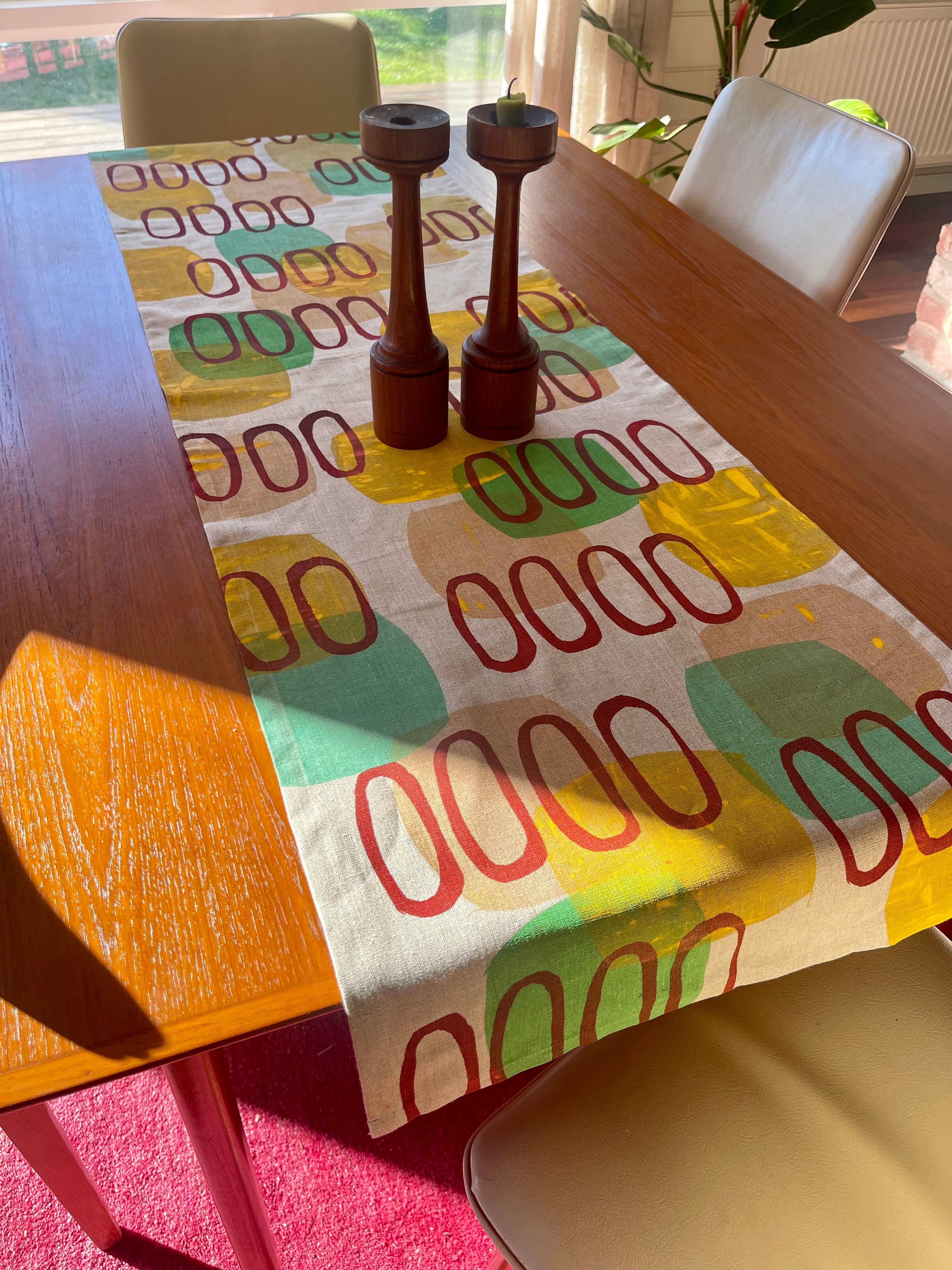 Table runner - Bronze lime and gold loops
