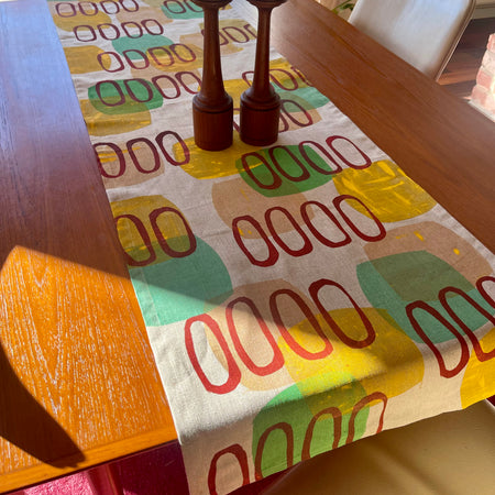 Table runner - Bronze lime and gold loops