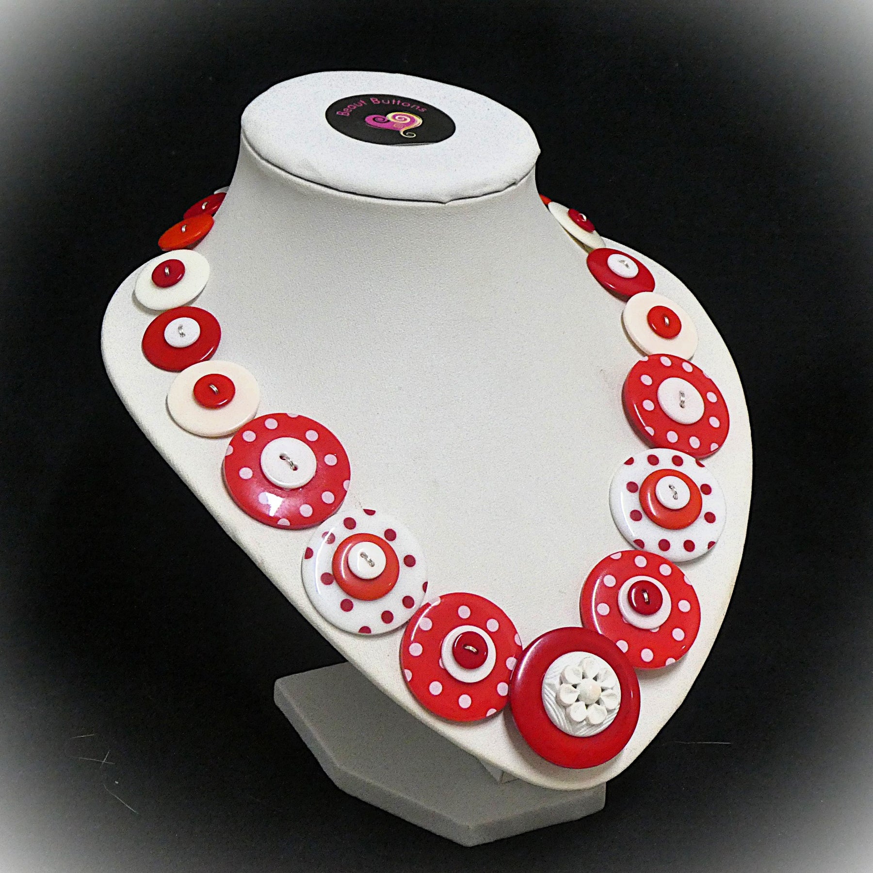 Button necklace - Red Spot