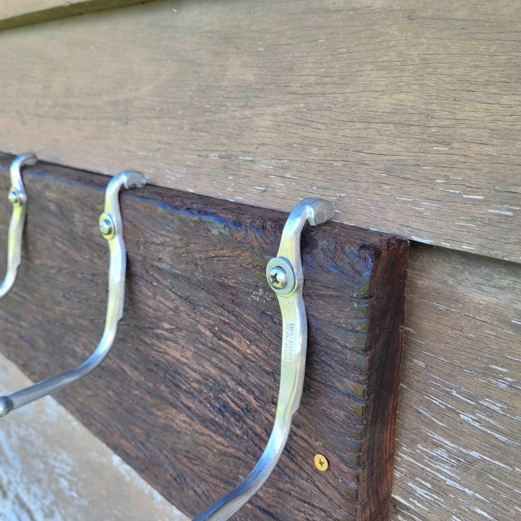 4 hook custom wall mounted recycled coat Hat hanger