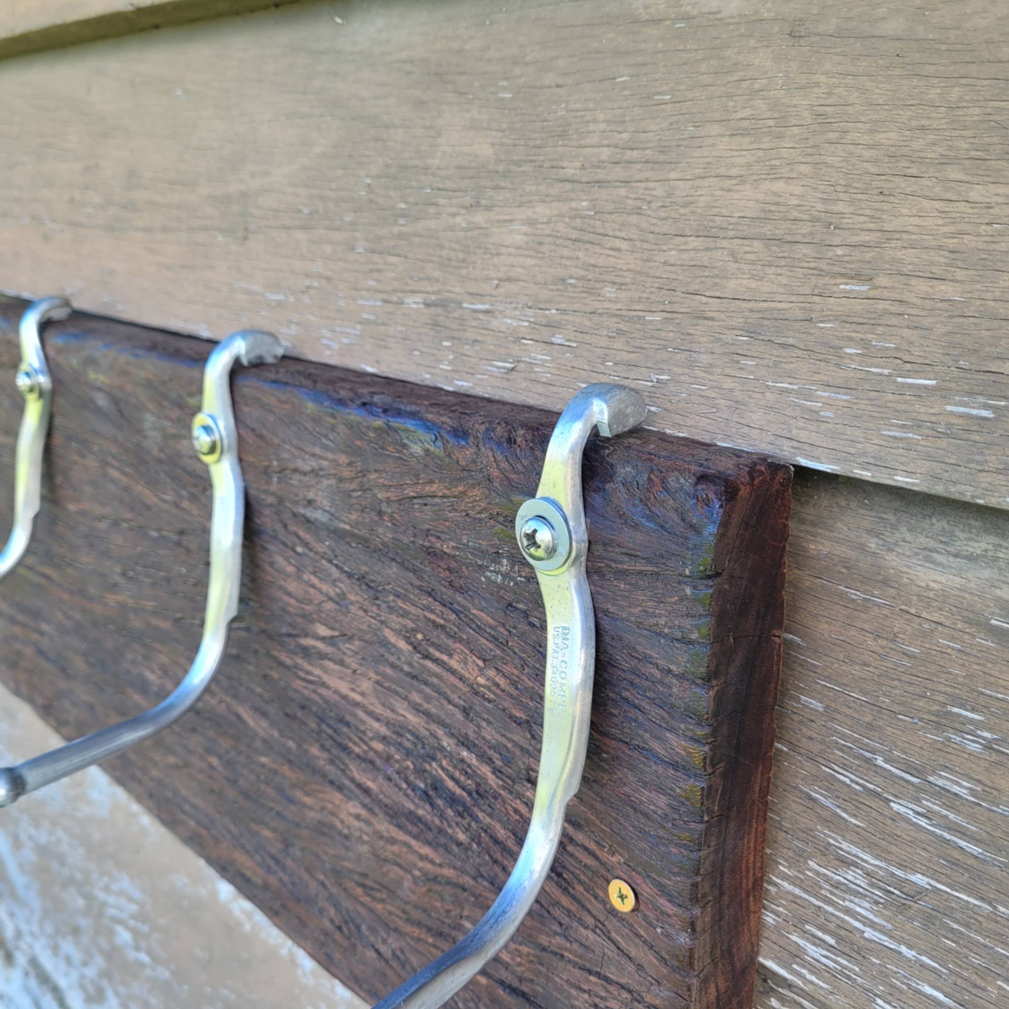 4 hook custom wall mounted recycled coat Hat hanger