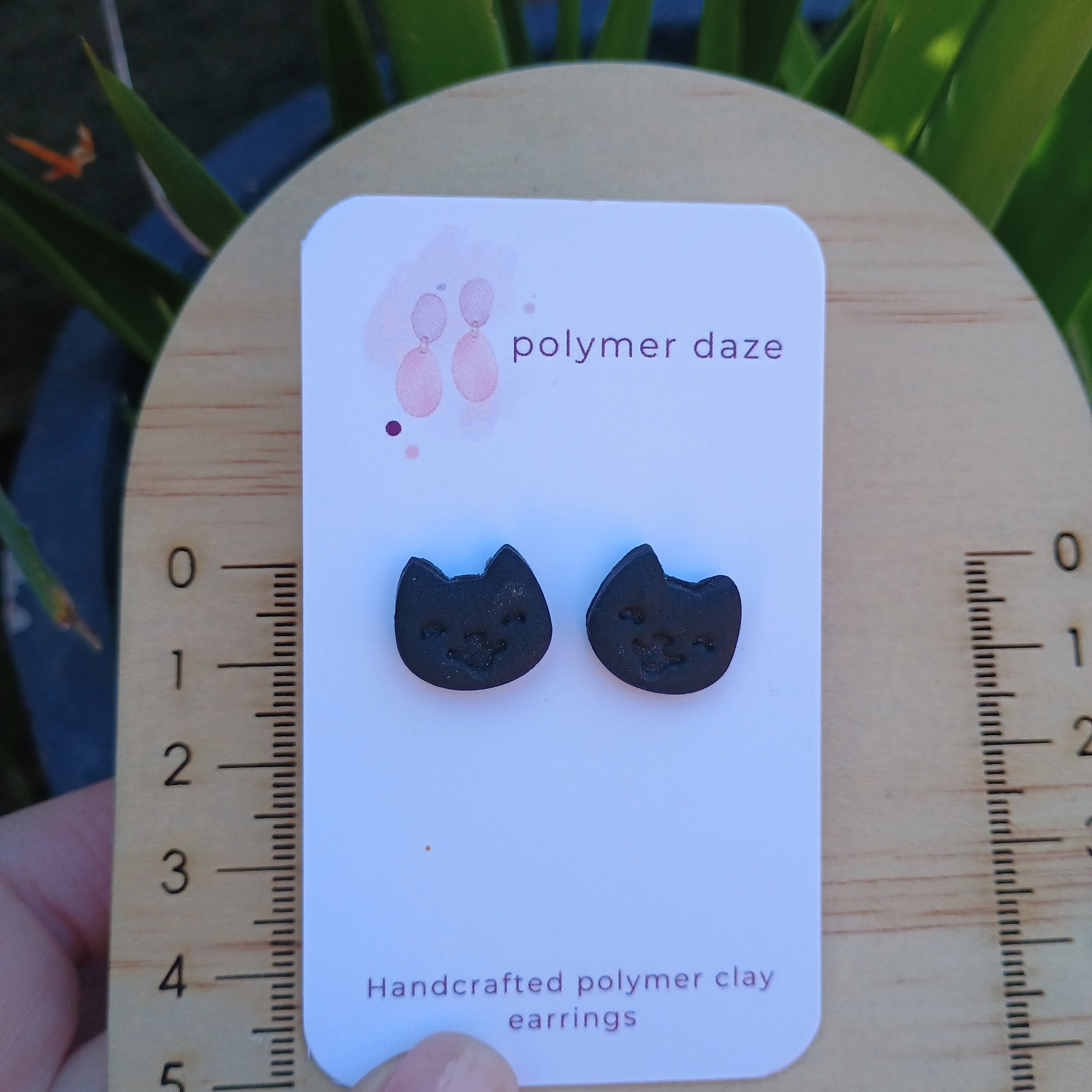 Happy cat stud earrings