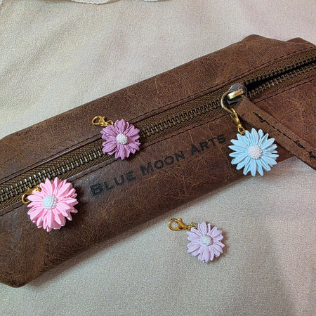 Handmade Daisy Flower Charm | Polymer Clay Purse Charm | Bag Zipper Pull | Planner Charm | Keychain Accessory | Floral Gift
