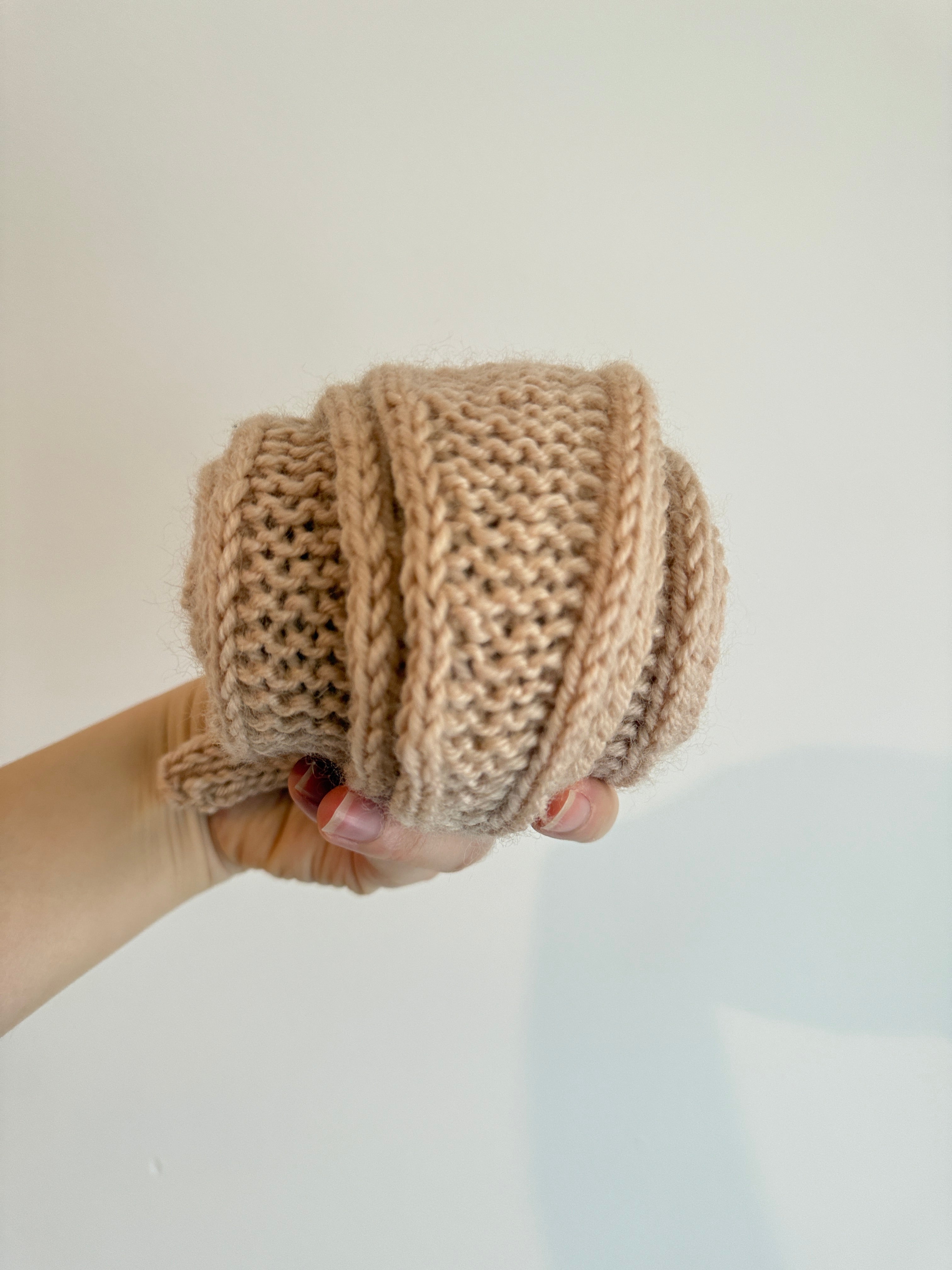 Knitted sophie scarf in beige