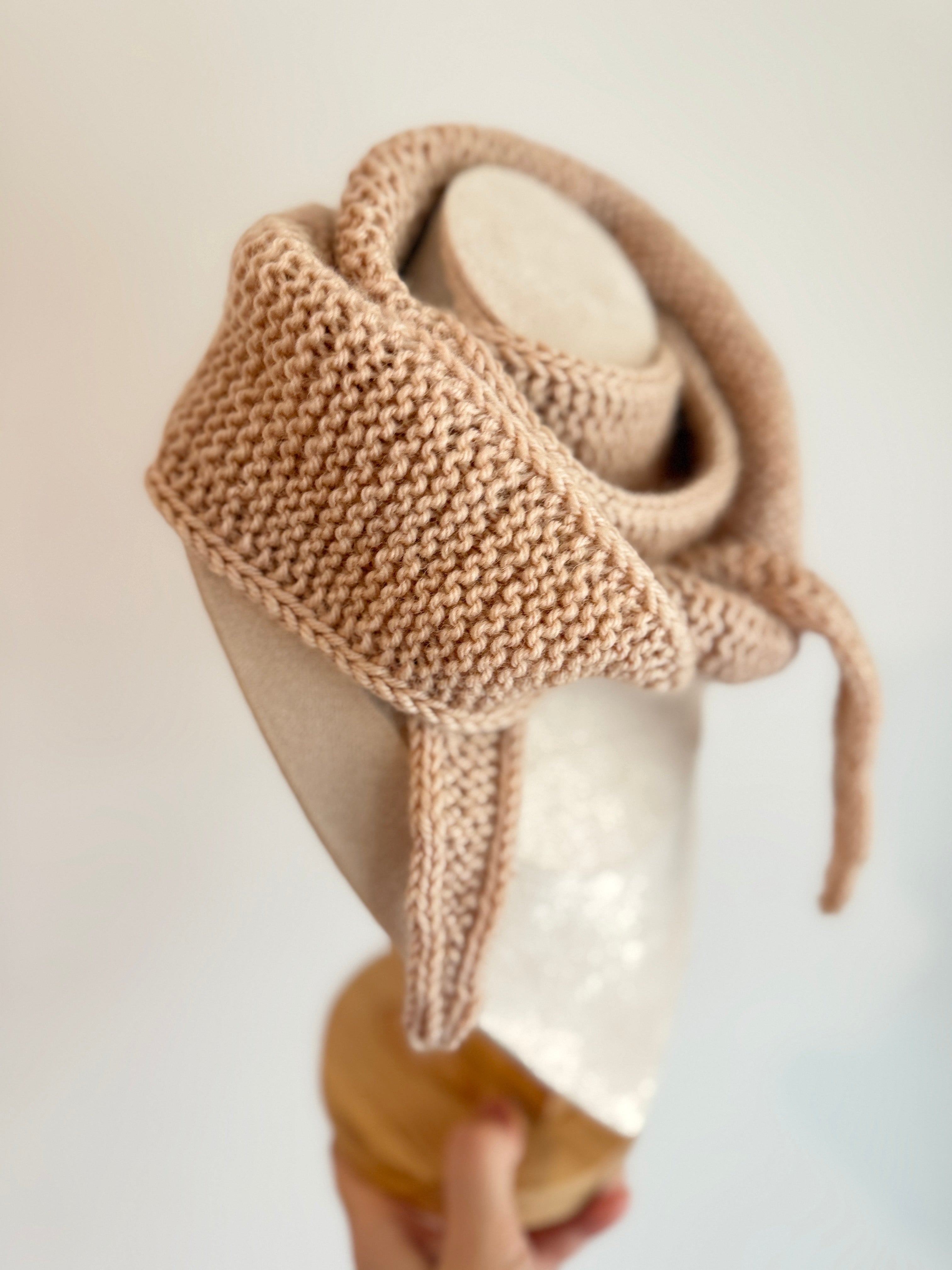 Knitted sophie scarf in beige