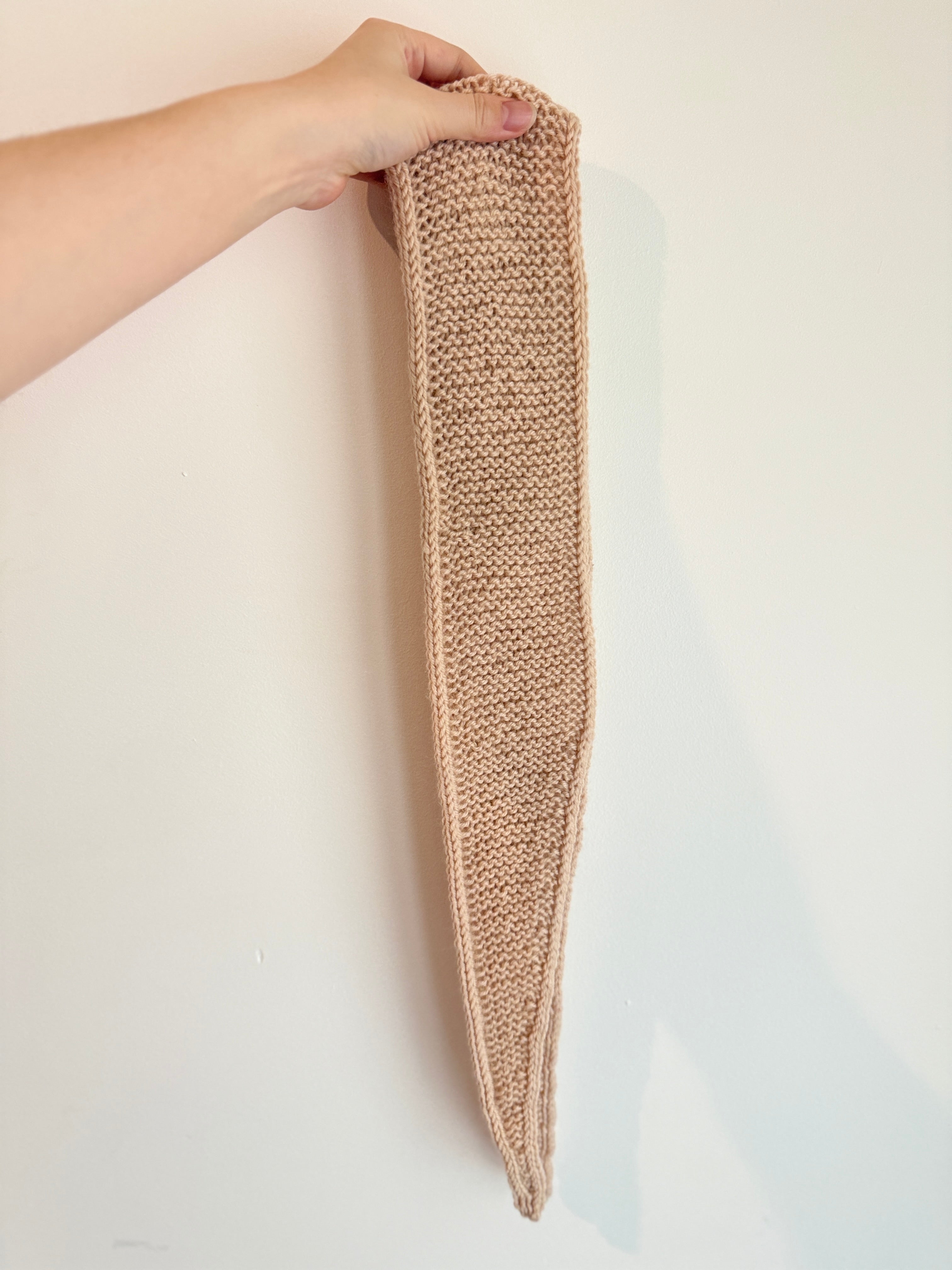 Knitted sophie scarf in beige