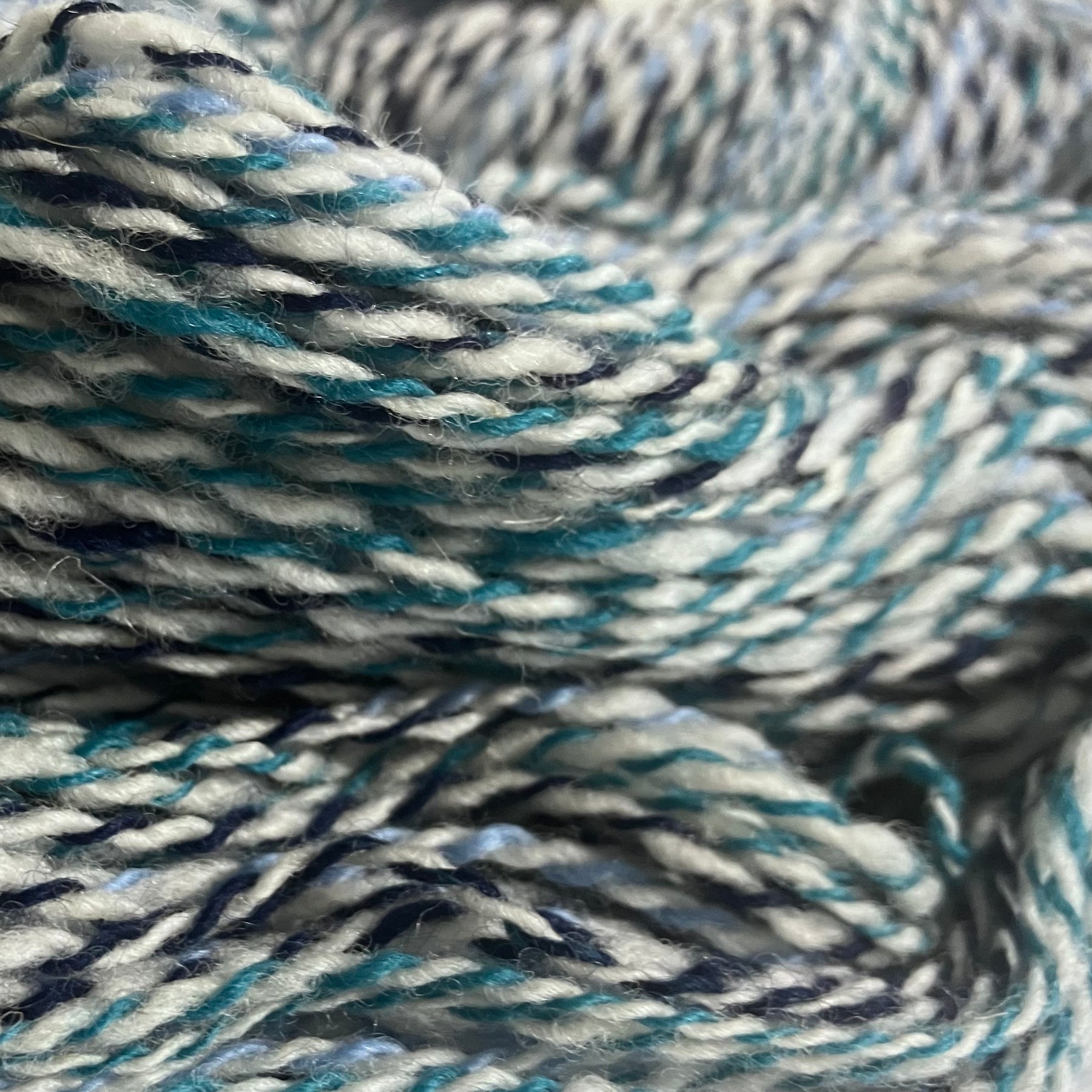 Blue-green Border Leicester wool