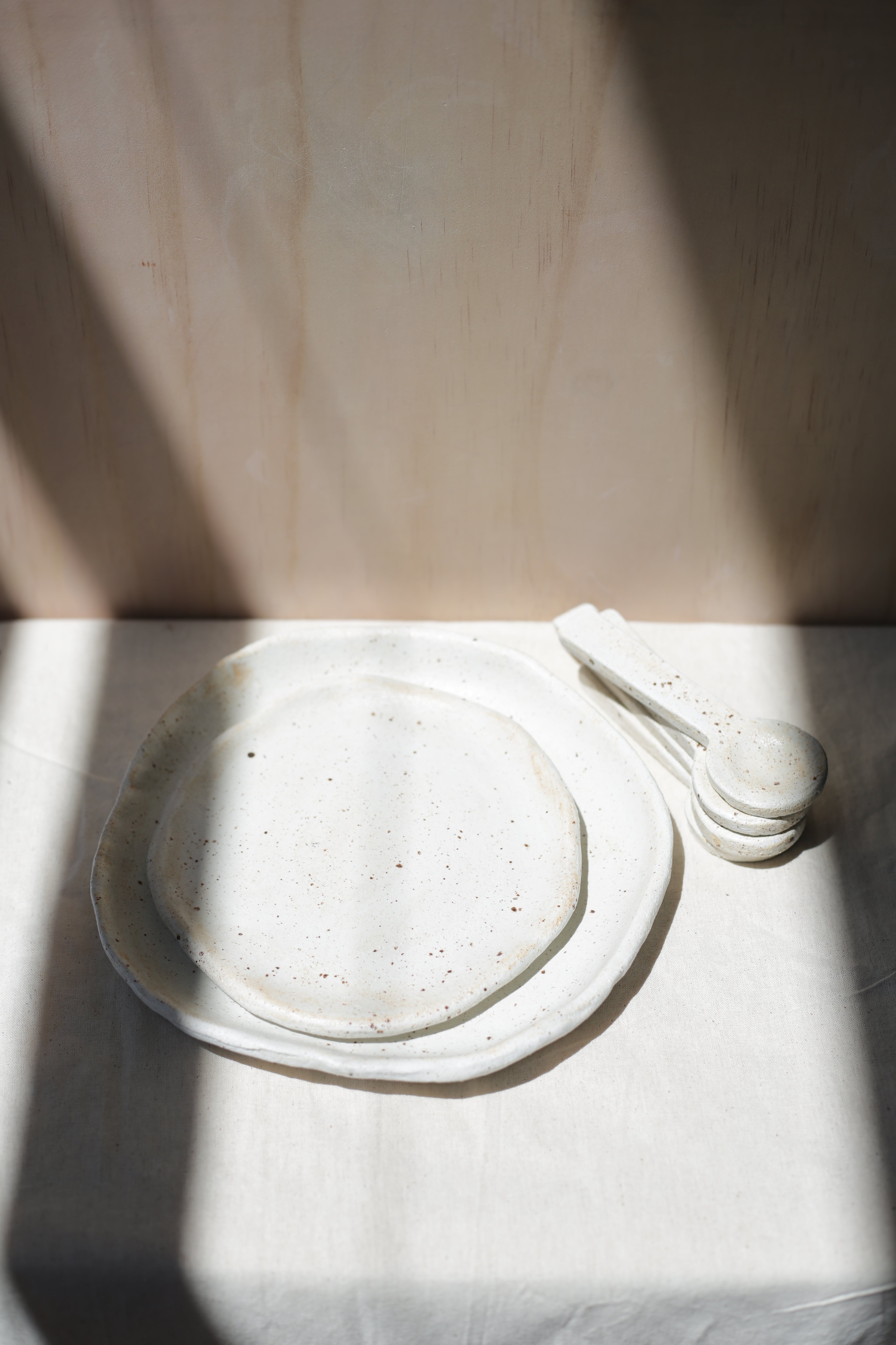 Speckled Plates & Spoons (Set)
