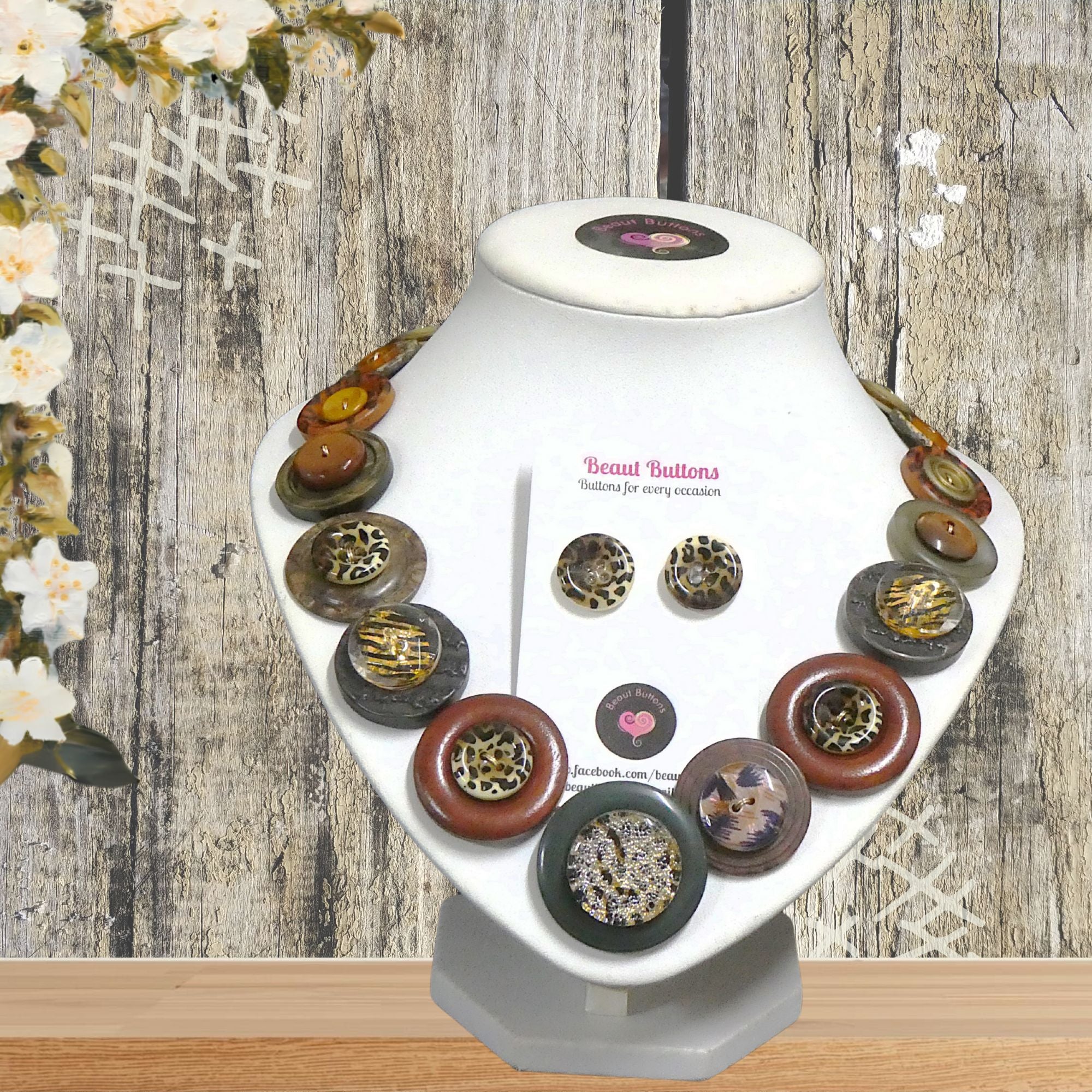 Button necklace and earrings - On Safari