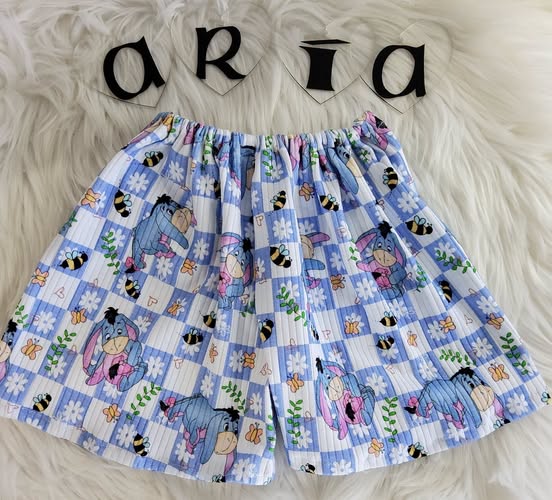 Simple Ribbed Shorts Size 18/24mths