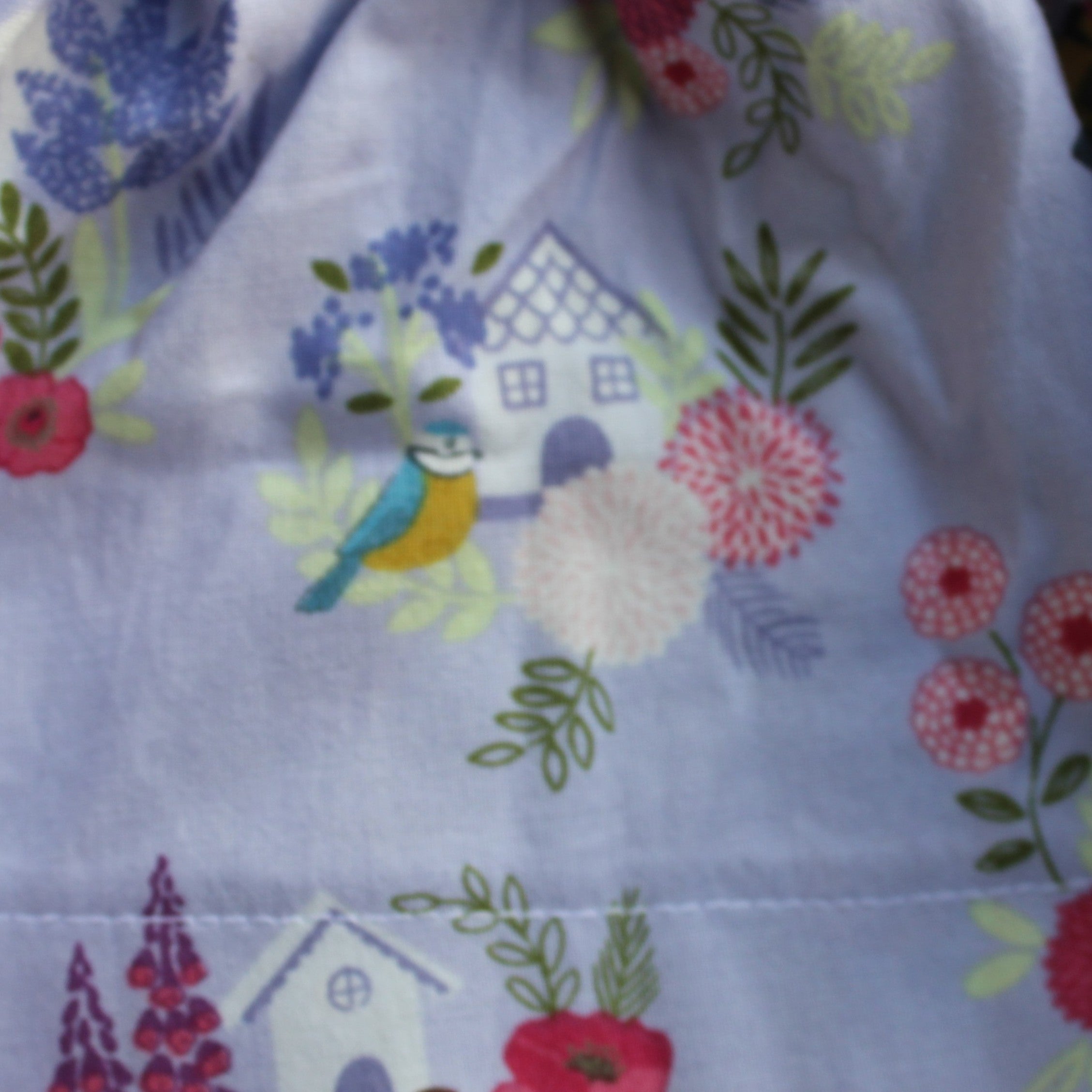 Womens Size Medium, Short Skirt, Lizards/Country Floral.