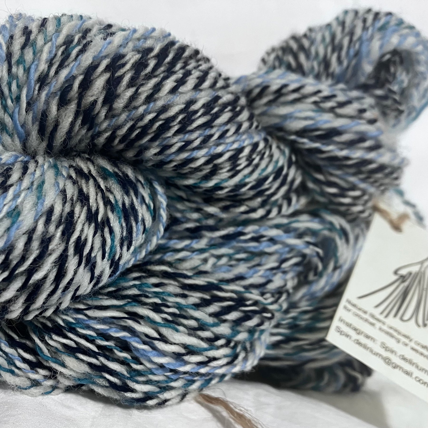 Blue-green Border Leicester wool