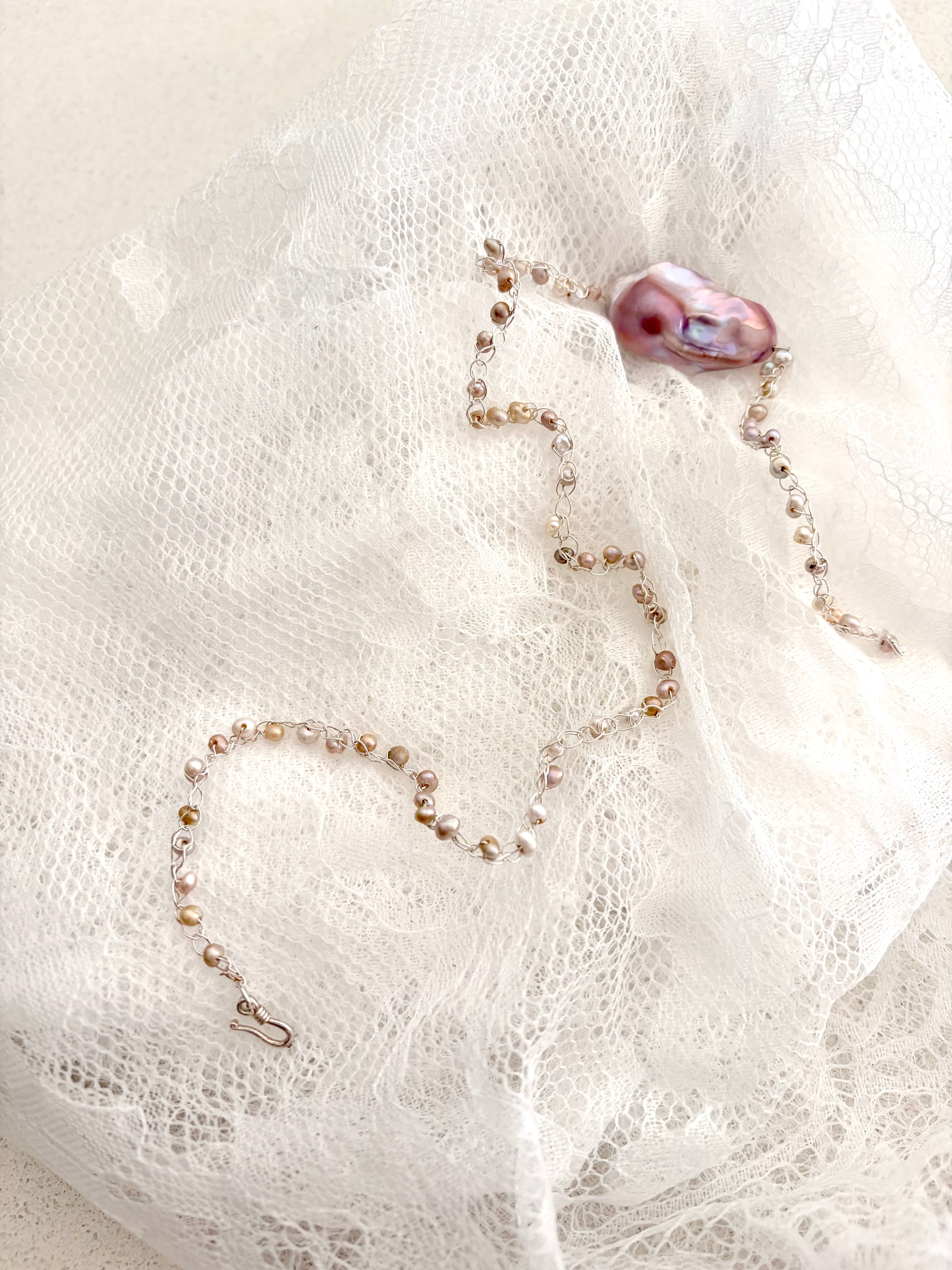 “Velvet Bloom” Pearls Bracelet