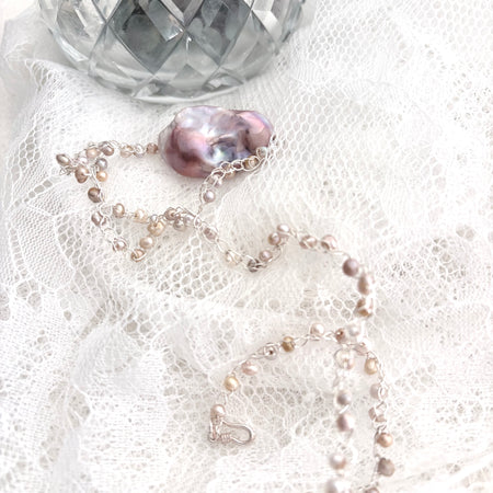 “Velvet Bloom” Pearls Bracelet