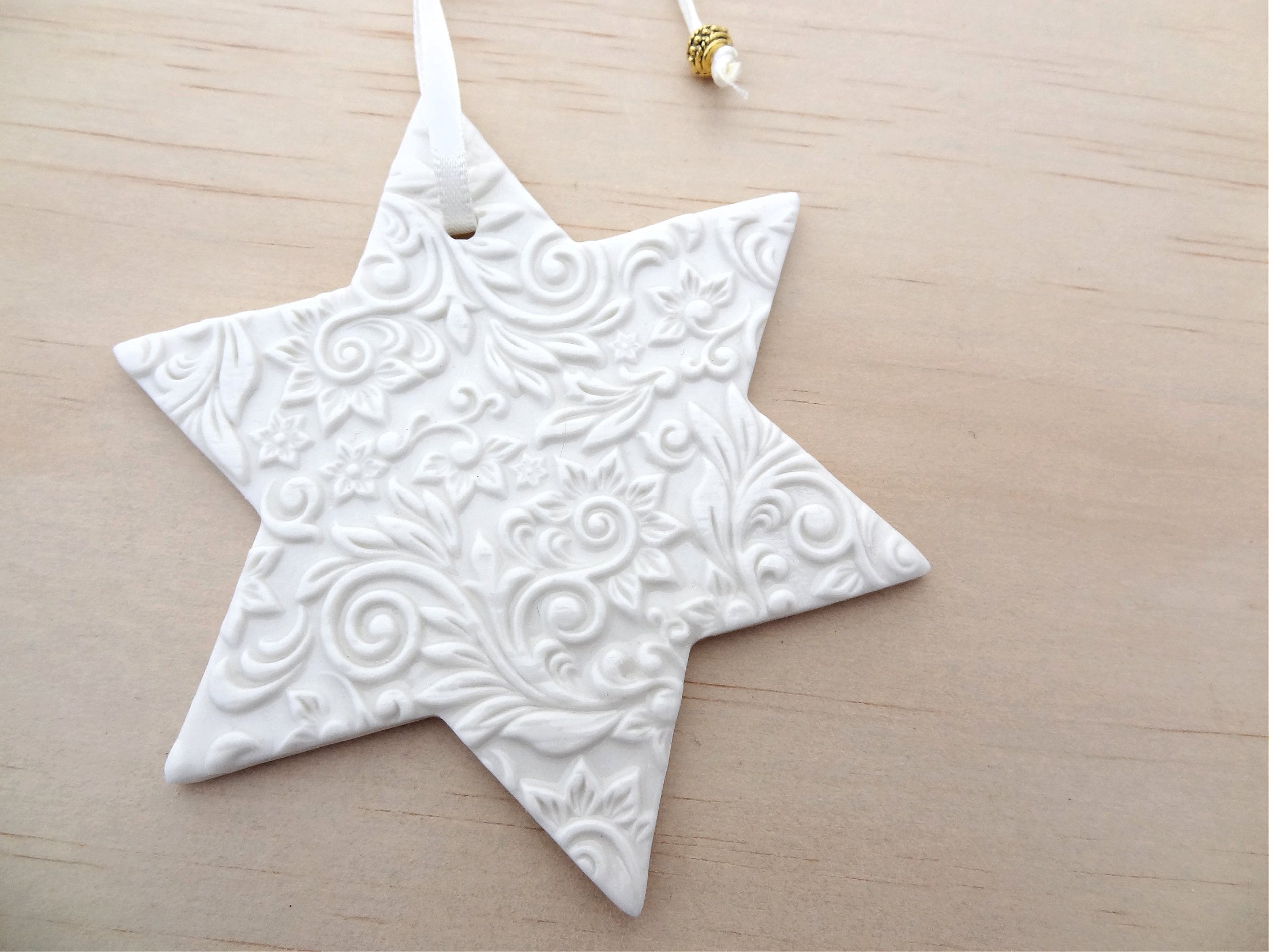 Personalised ceramic star ornament. Christmas decoration with custom wording