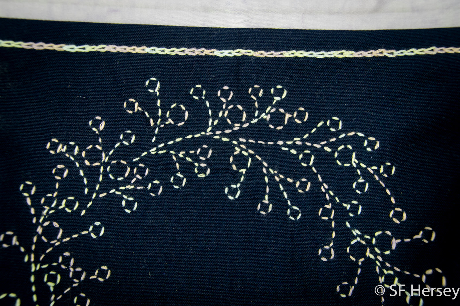 Carry Bag with Sashiko Embroidered Wreath