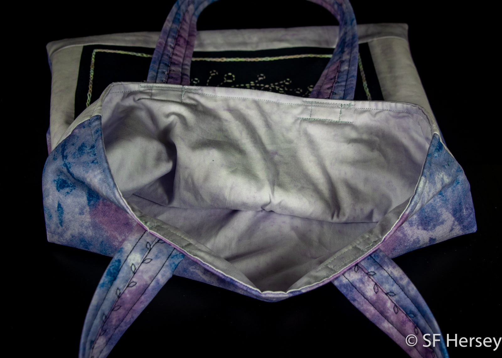 Carry Bag with Sashiko Embroidered Wreath