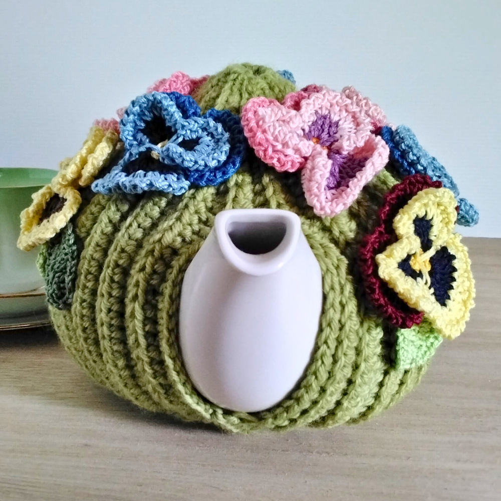 Light Green Pansy Medium Teacosy