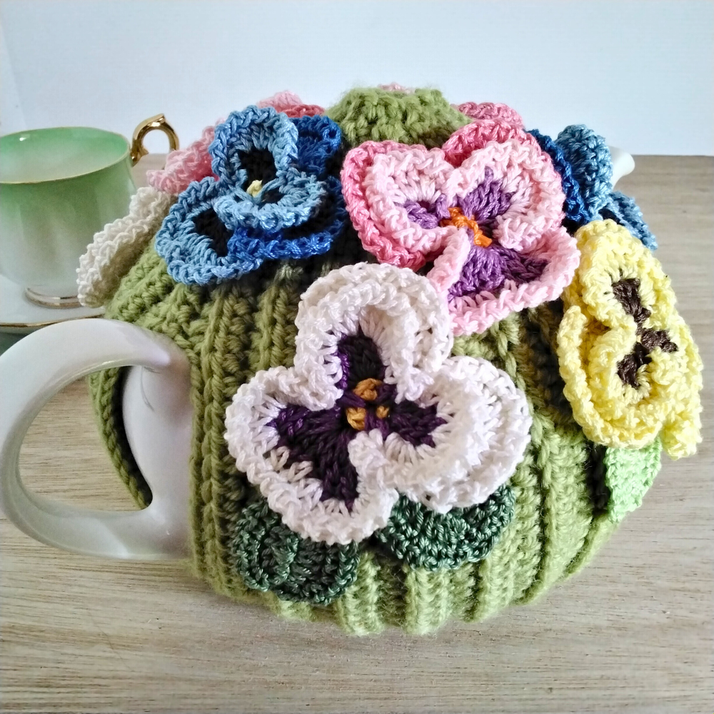 Light Green Pansy Medium Teacosy