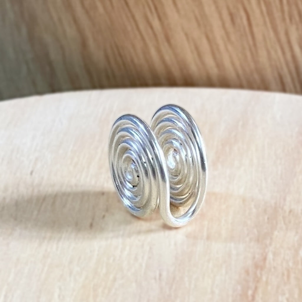Spiral ear cuff | Unisex | Silver Titanium Bronze & more | Compression clip on | 3 sizes
