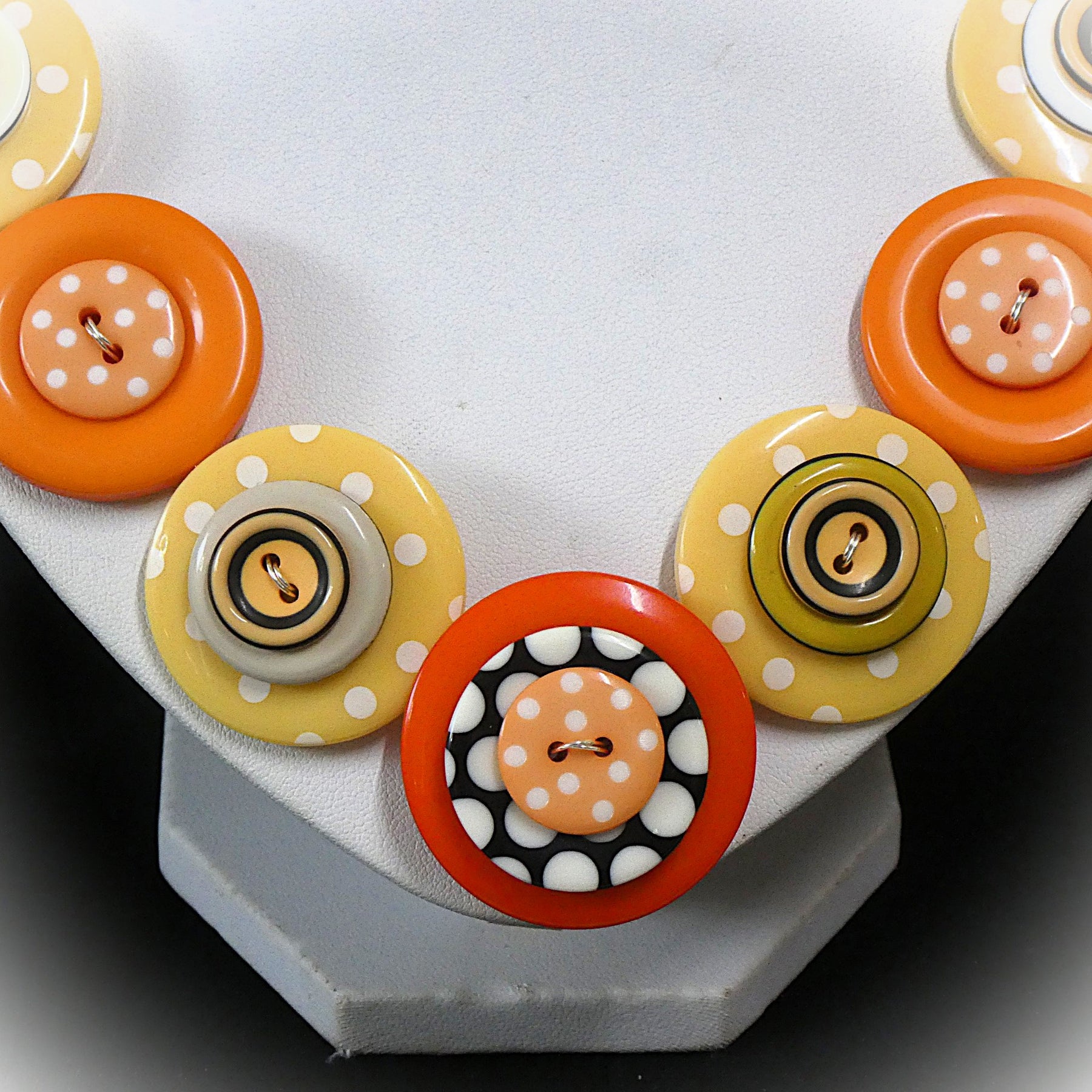 Button necklace and stud earrings - Orange Spots