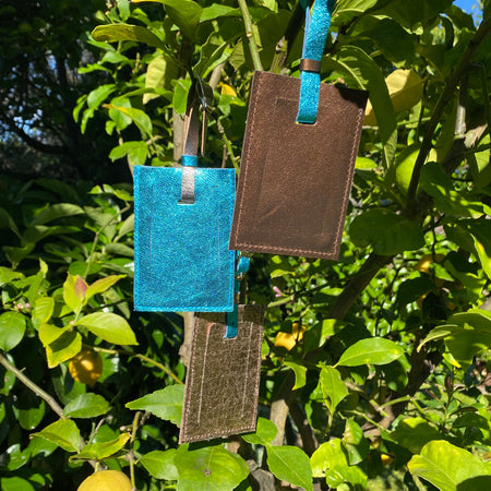 Leather luggage tags