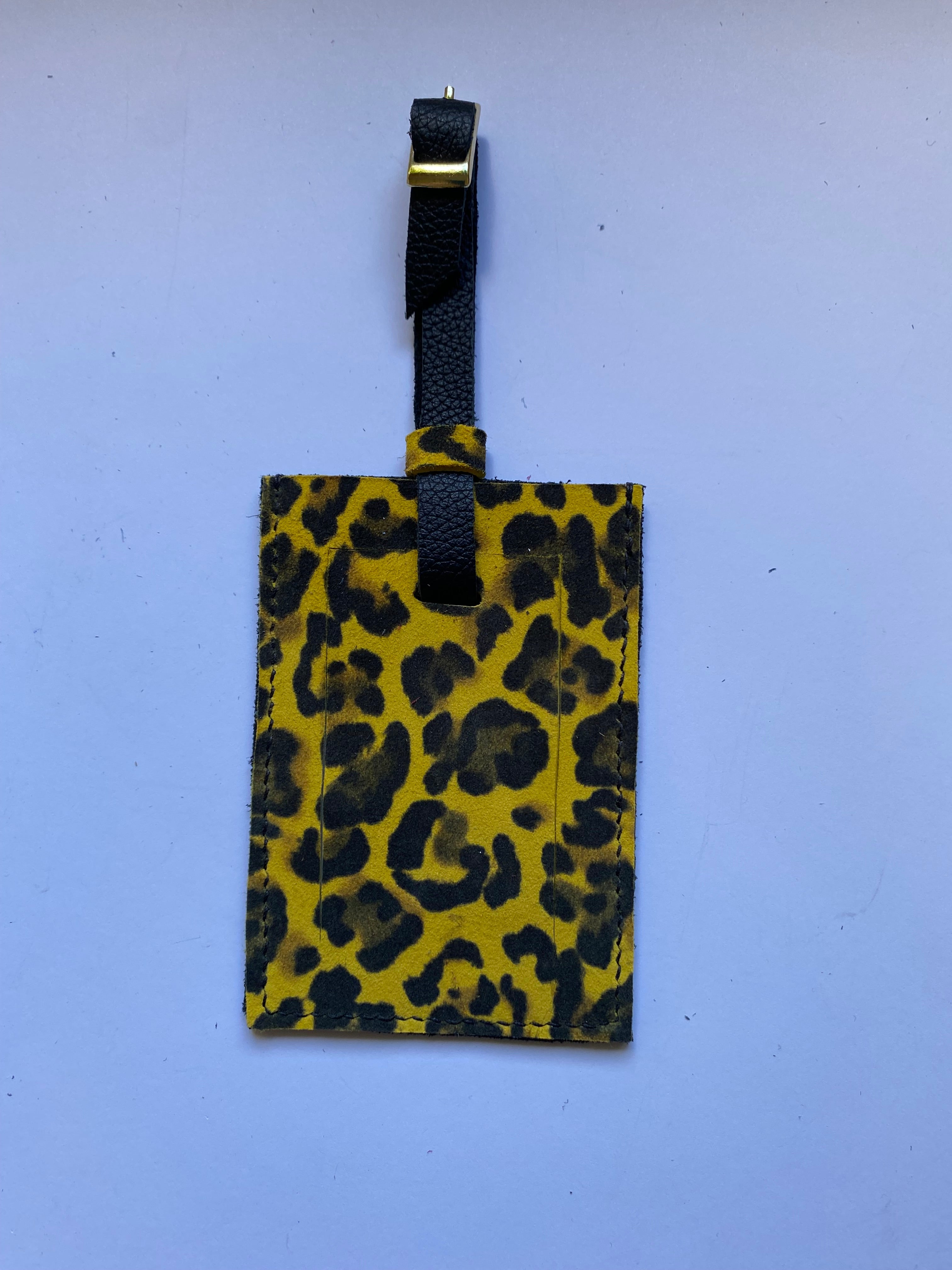 Leather luggage tags