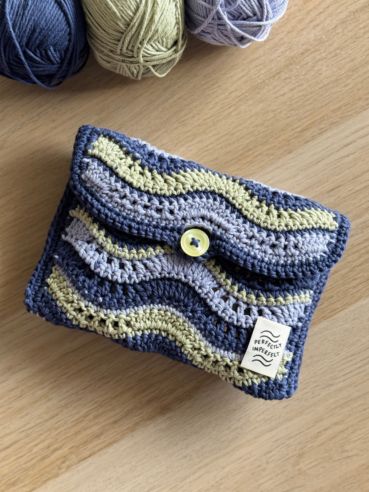 Kindle Sleeve | Handmade Crochet E-reader Accessary | Waves Ver. Cotton Yarn