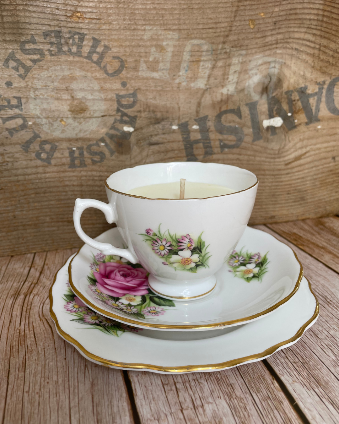 Vanilla Dreams | Natural Soy Candle in a Vintage Porcelain Rose Trio